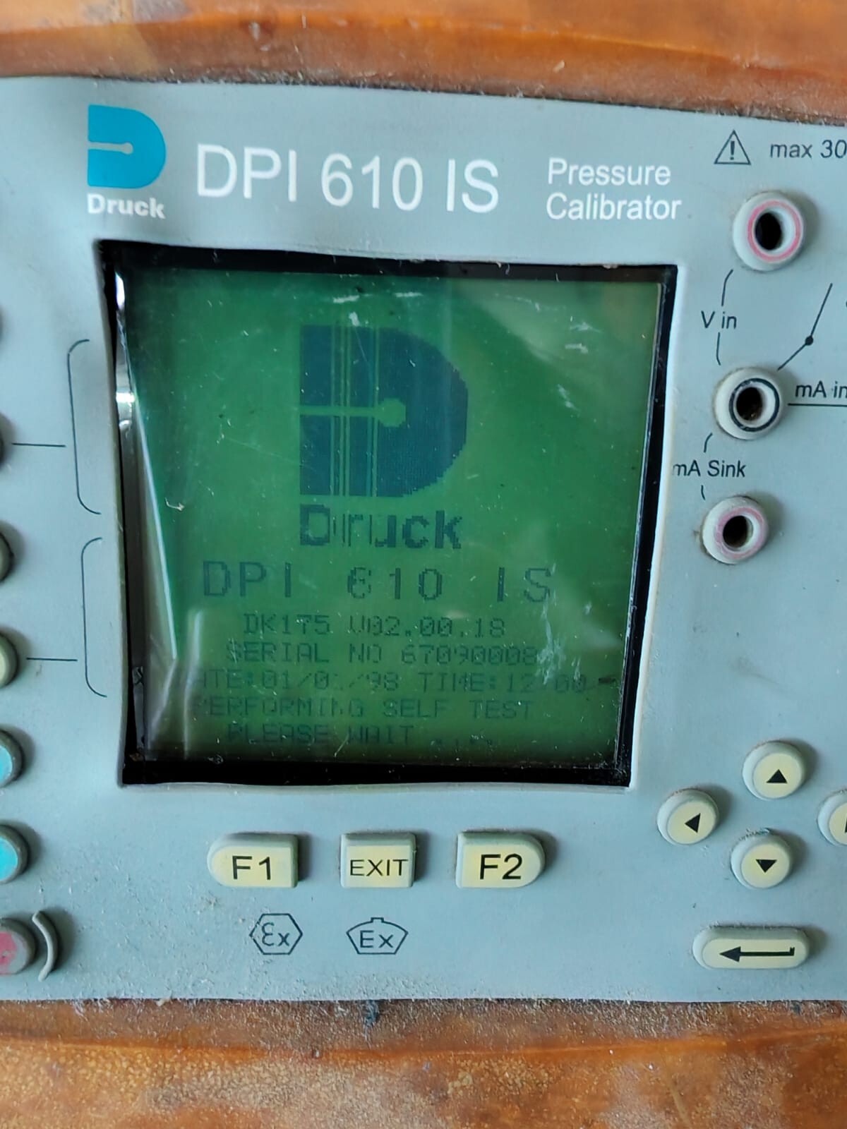 DRUCK DPI-610 Druck DPI 610 IS Pressure Calibrator - or 8