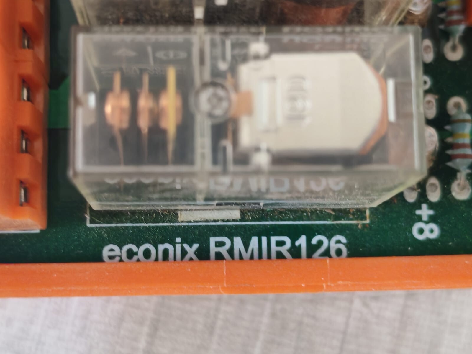 ECONIX RMIR126 ECONIX RMIR126 DIN RAIL MOUNTED RELAY INTERFACE MODULE 2