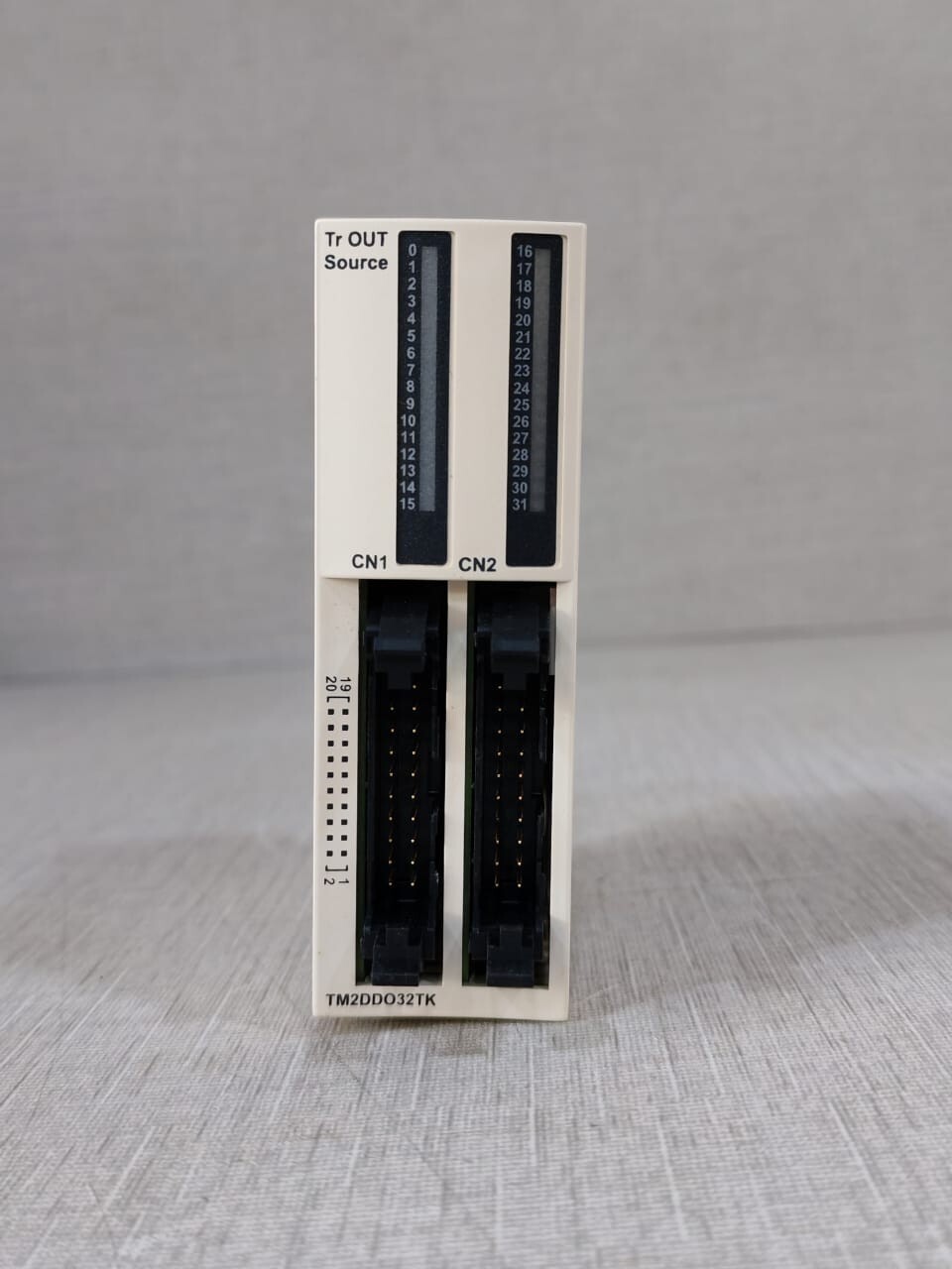 Schneider Electric TM2DDO32TK Schneider Electric Modicon TM2DDO32TK PLC Expansion Output Module 4