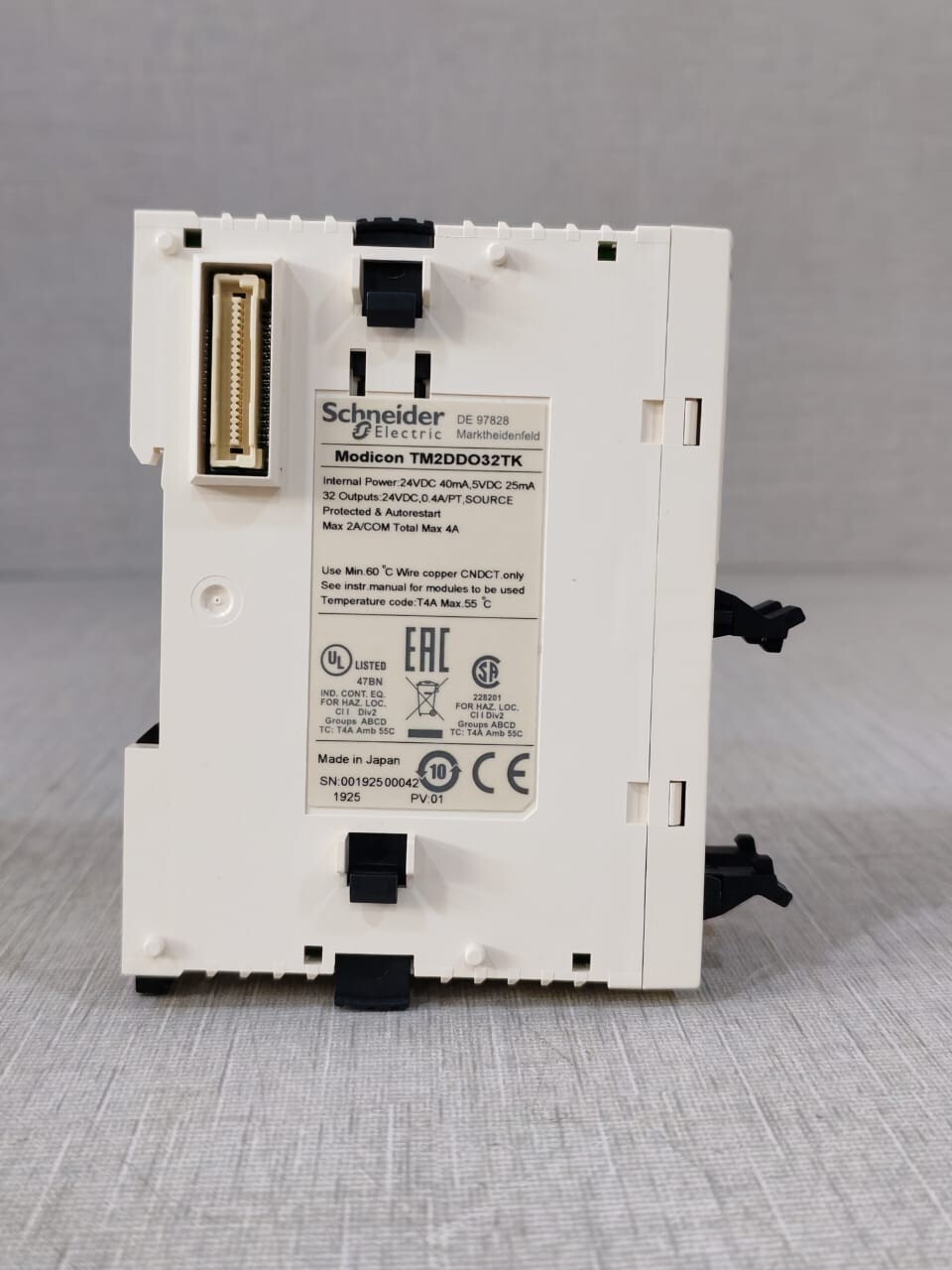 Schneider Electric TM2DDO32TK Schneider Electric Modicon TM2DDO32TK PLC Expansion Output Module 6