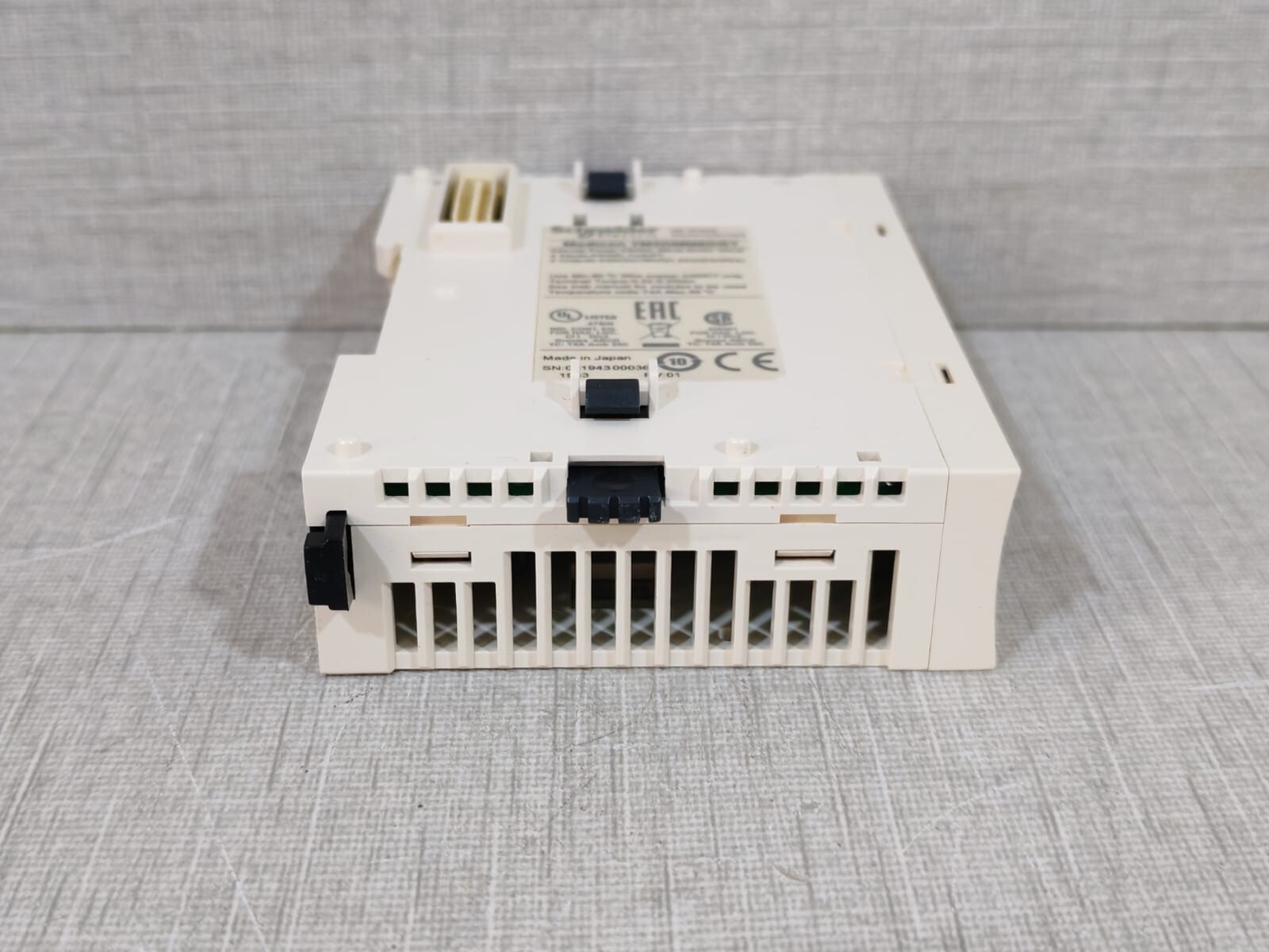 Schneider Electric TM2DMM8DRT Schneider Electric Modicon TM2DMM8DRT PLC Expansion Module 8