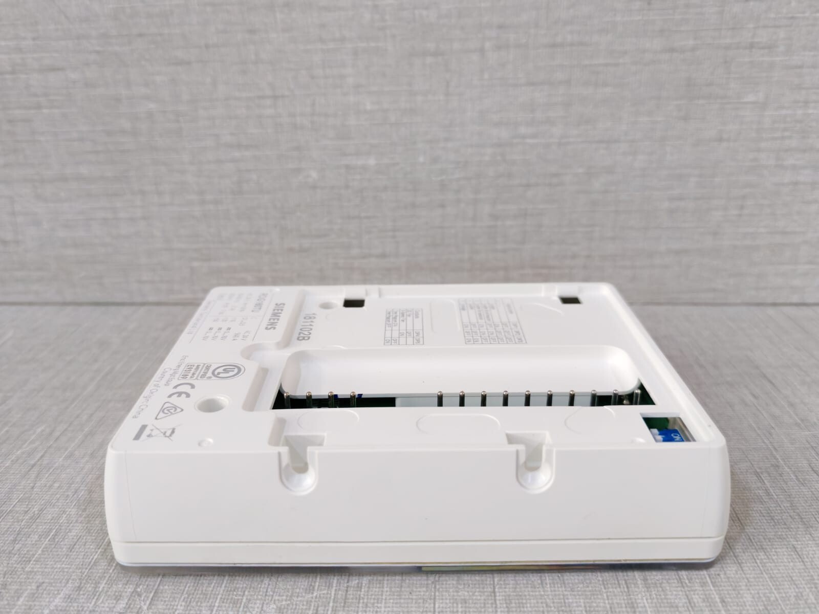 Siemens RDG160TU SIEMENS RDG160TU ROOM THERMOSTAT 181102B 24V 4