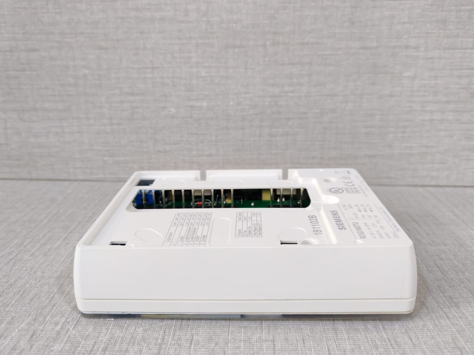 Siemens RDG160TU SIEMENS RDG160TU ROOM THERMOSTAT 181102B 24V 5