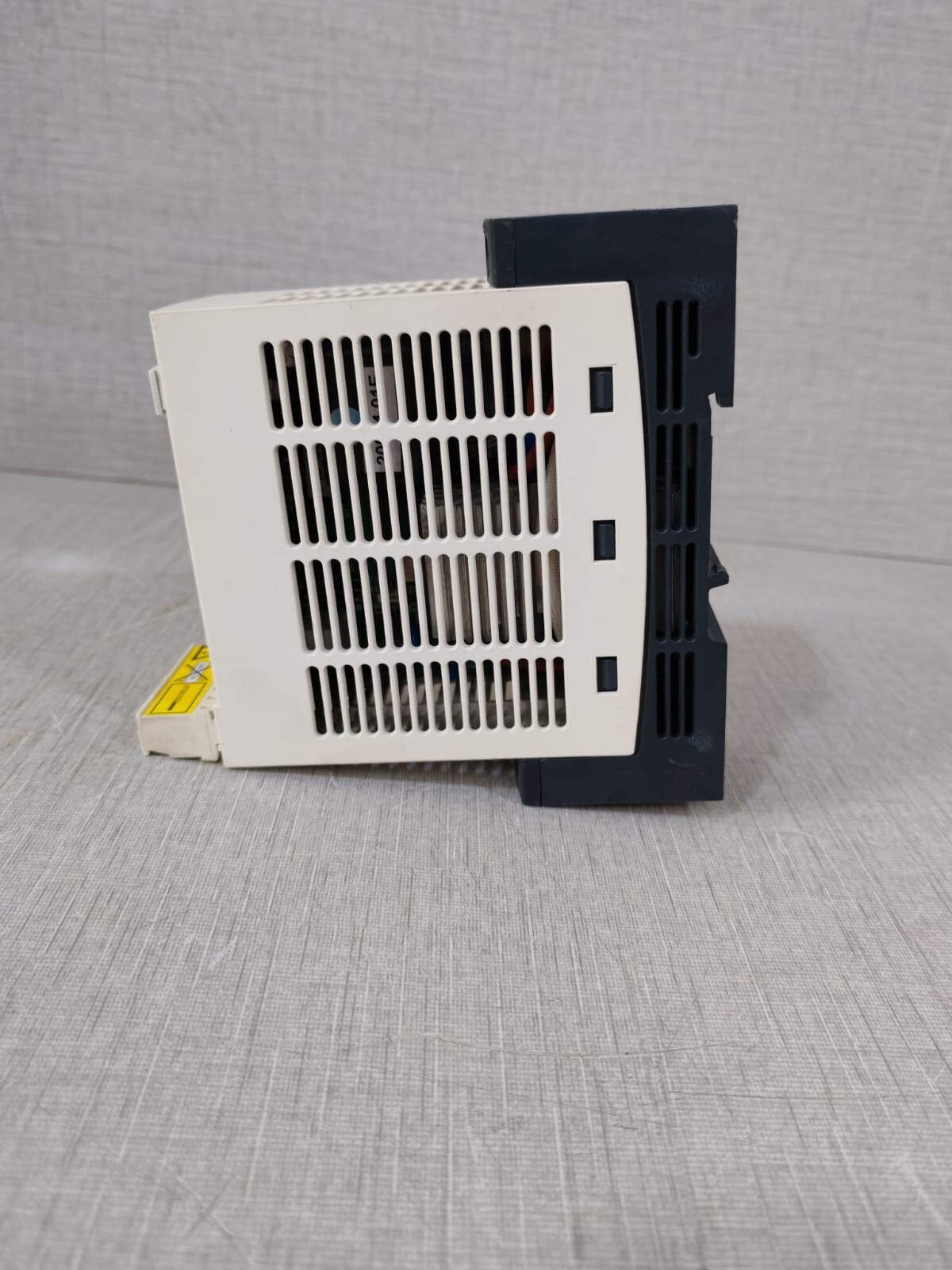 Schneider Electric ATS01N212QN Schneider Electric Soft Starter ATS01N212QN ALTISTART 01 4