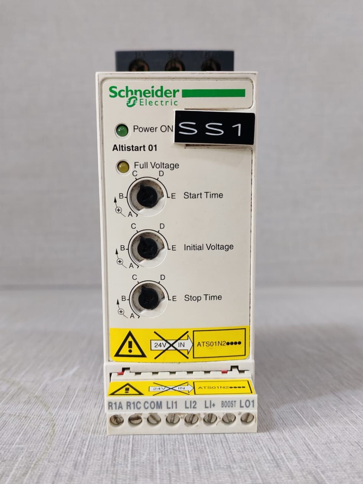 Schneider Electric Soft Starter ATS01N212QN ALTISTART 01