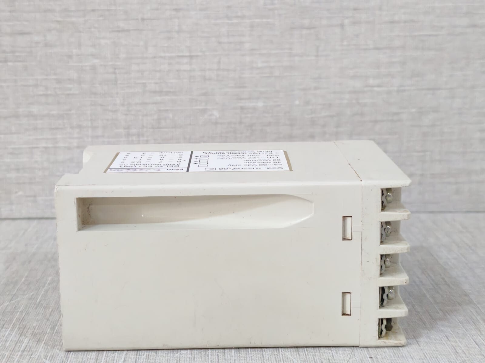 ABB 702209/80-5 ABB SACE YU DELAY 702209/80-5 TIME DELAY RELAY 6