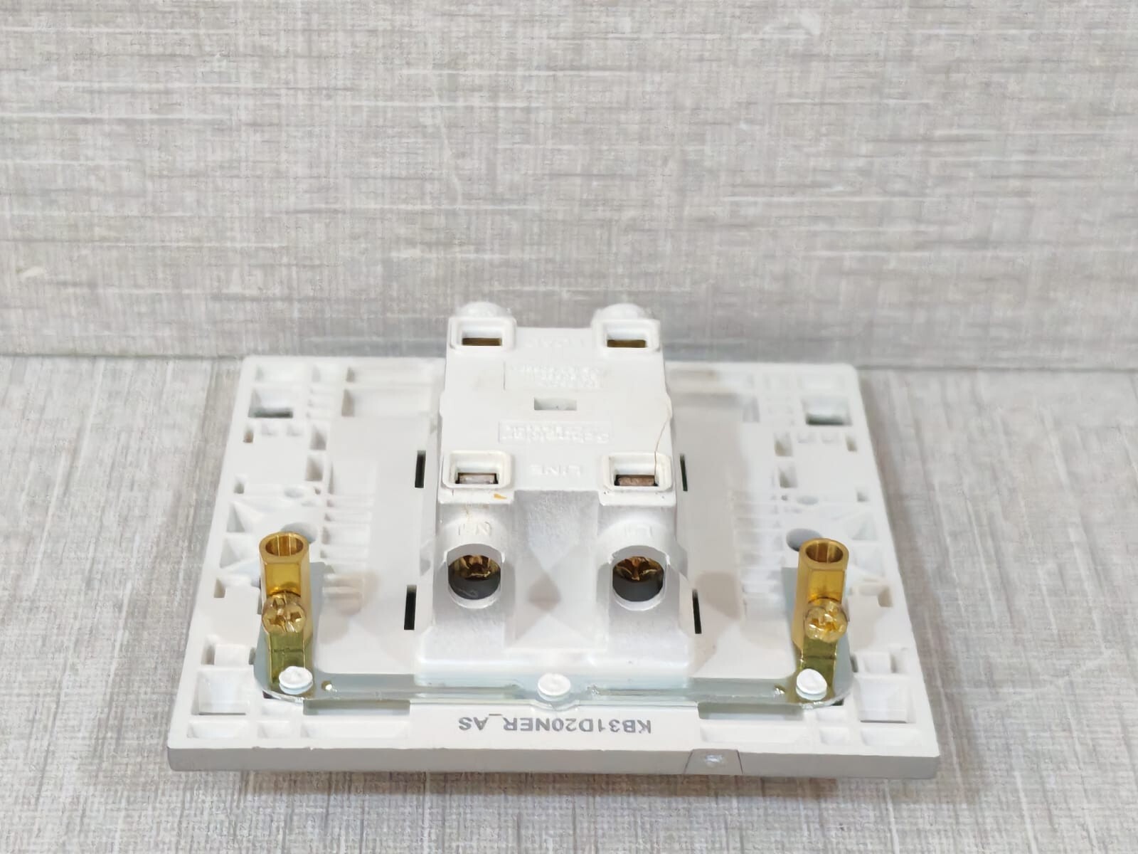 Schneider Electric KB31D20NER_AS_G12 SCHNEIDER ELECTRIC KB31D20NER_AS_G12 VIVACE 1 GANG 1 WAY DP SWITCH-1 6