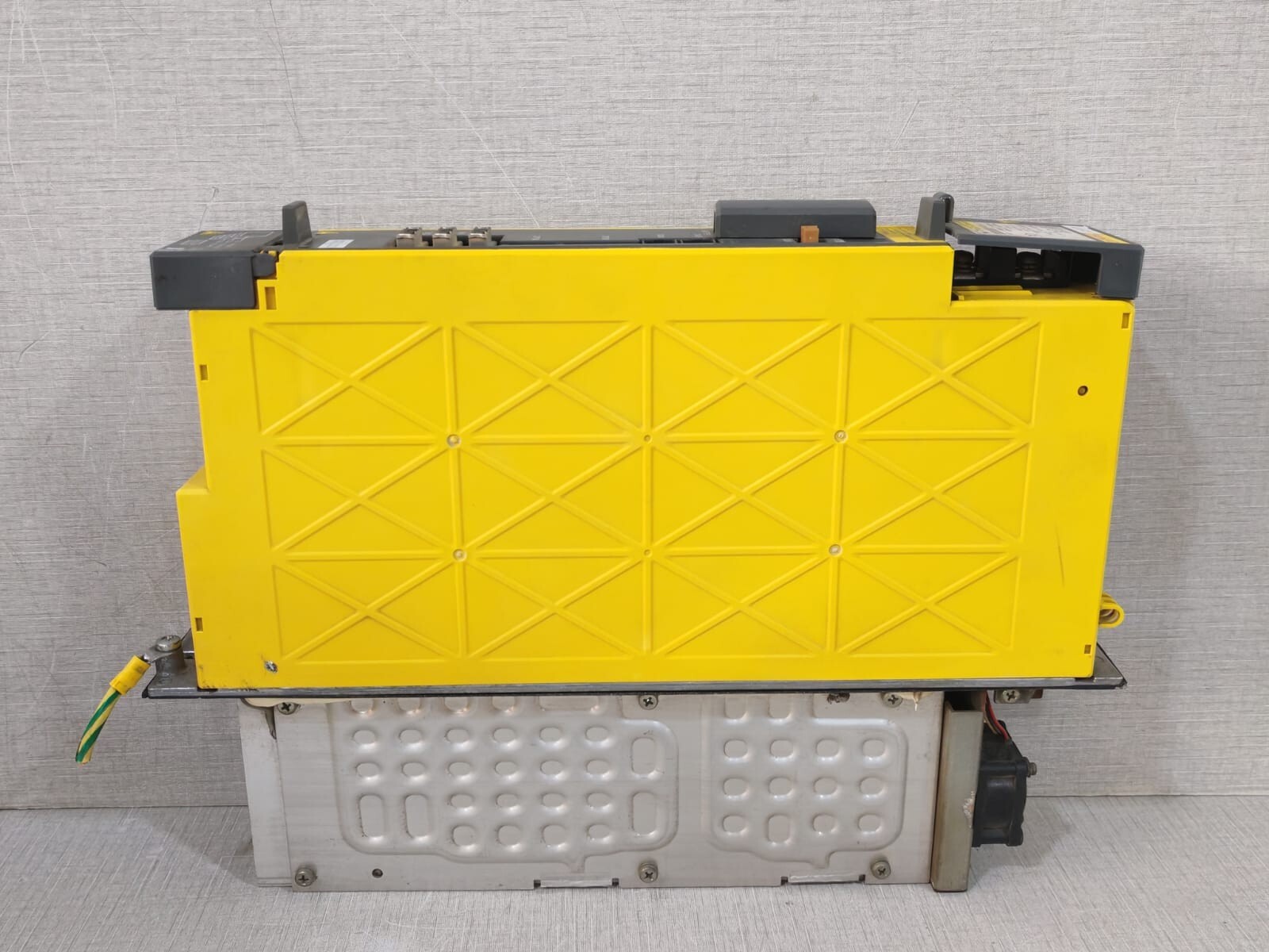 Fanuc A06B-6114-H209 FANUC A06B-6114-H209 SER F SERVO AMPLIFIER 283-339V-11KW 240V 8