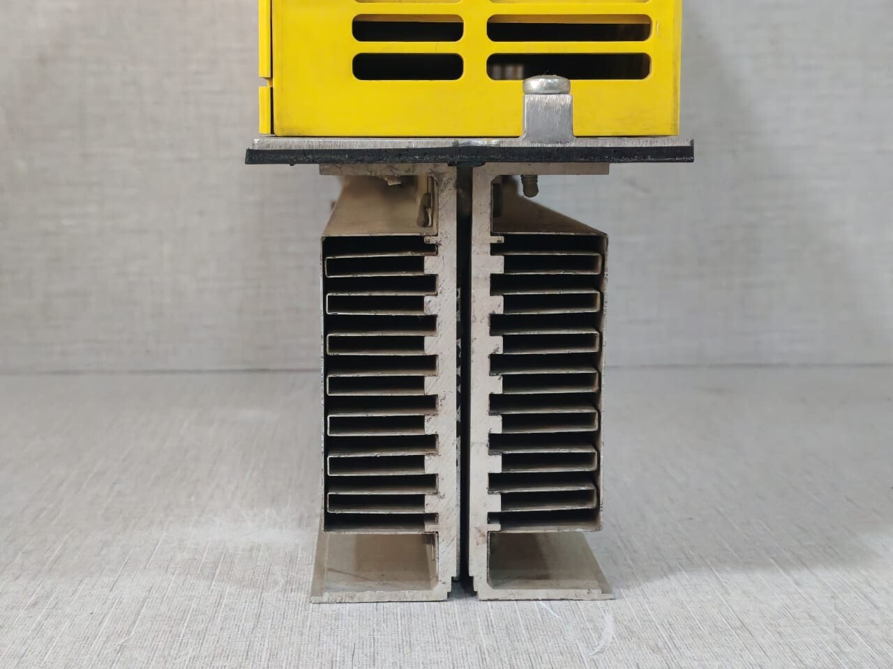 Fanuc A06B-6110-H011 FANUC A06B-6110-H011 SER D POWER SUPPLY- & WITH RUSTY PART 7