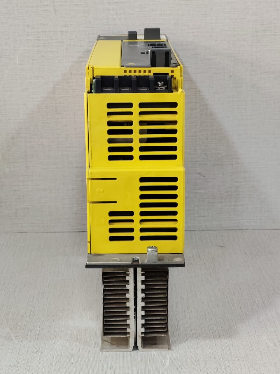 Fanuc A06B-6110-H011 FANUC A06B-6110-H011 SER D POWER SUPPLY- & WITH RUSTY PART 8