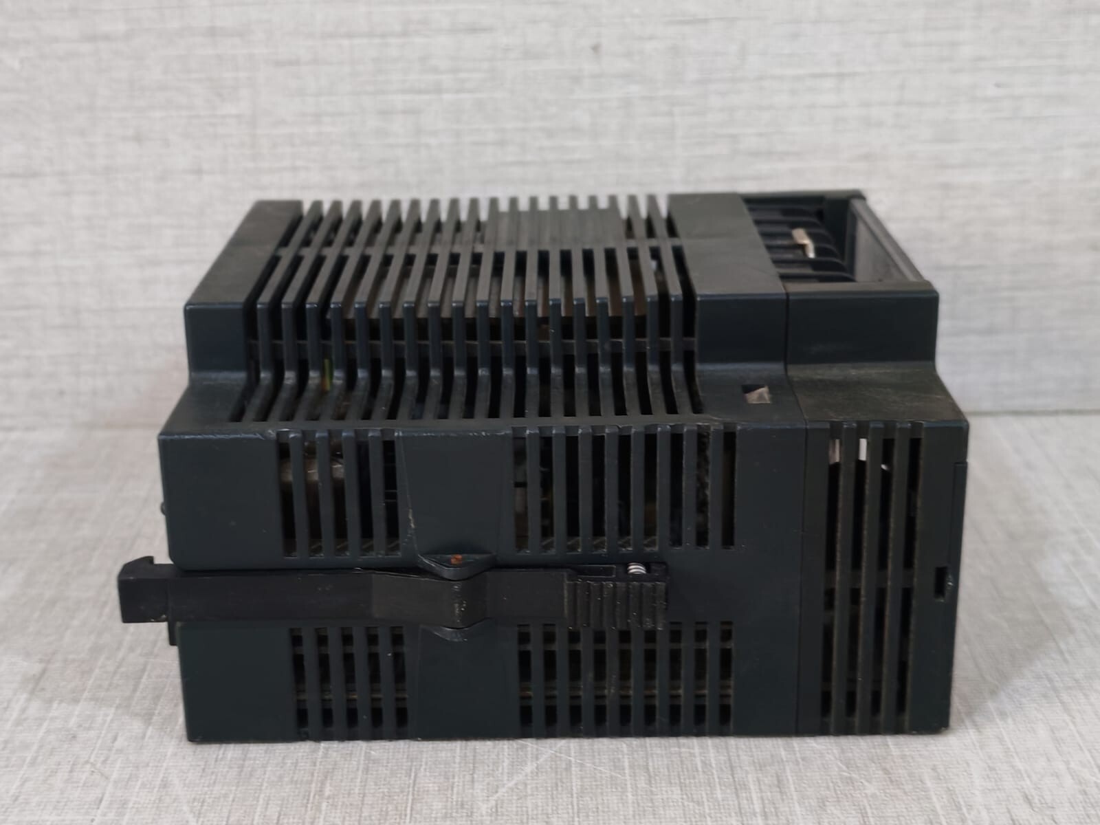 GE Fanuc IC694PWR330A GE FANUC RX3i IC694PWR330A POWER SUPPLY 120/240VAC HI-CAP 30W 8
