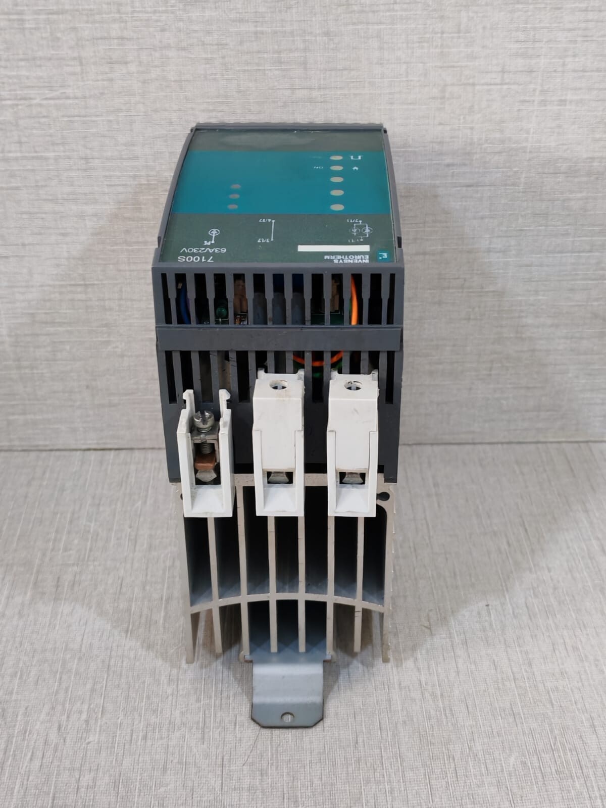 Invensys Eurotherm 7100S 63A/230V Invensys Eurotherm 7100S 63A/230V Solid State Relay CF-6124 7