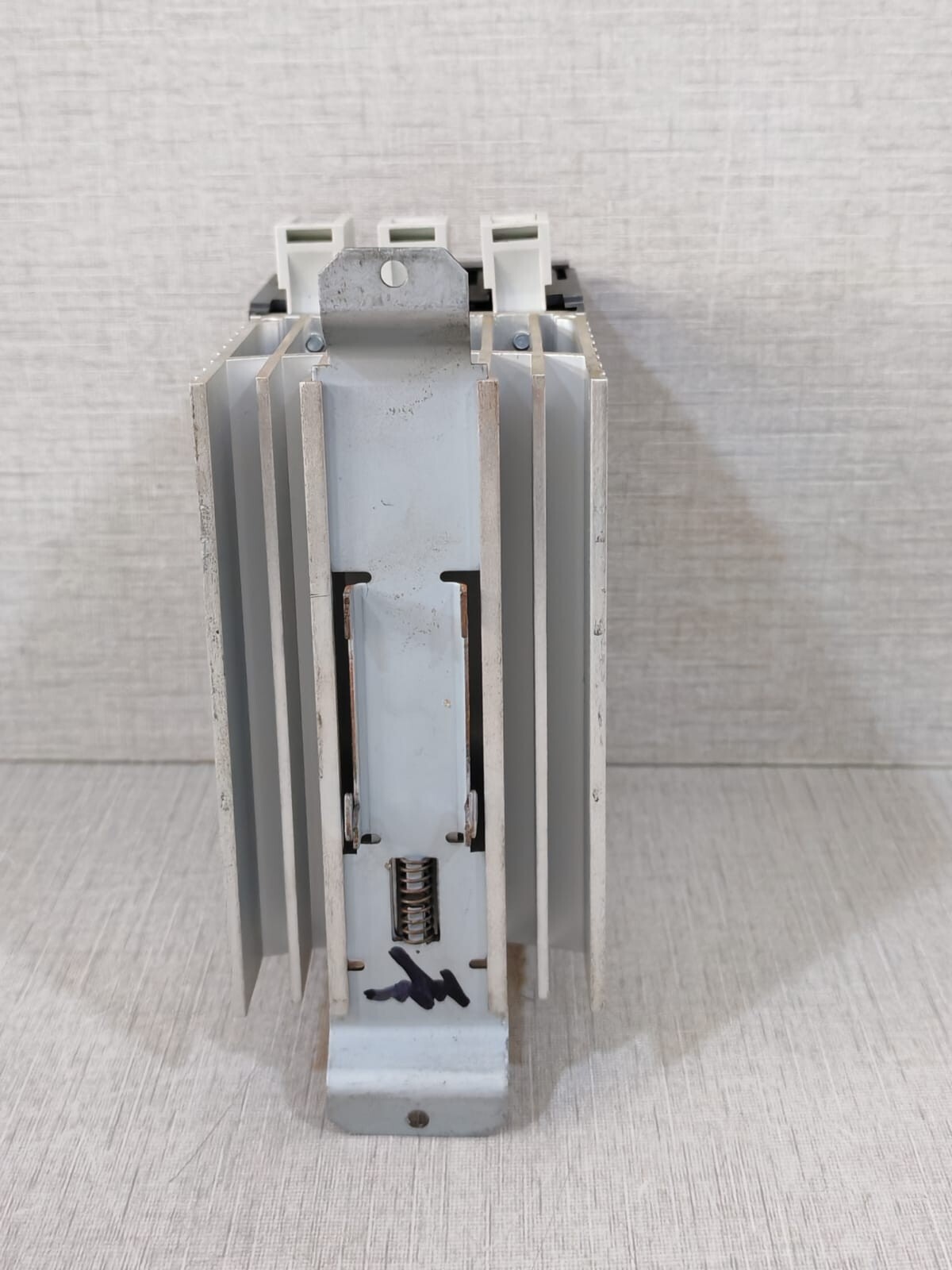 Invensys Eurotherm 7100S 63A/230V Invensys Eurotherm 7100S 63A/230V Solid State Relay CF-6124 9