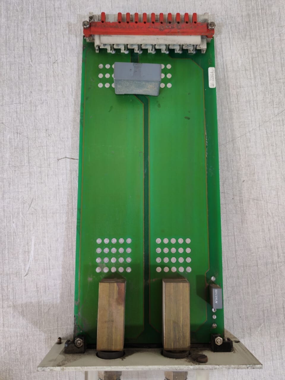 ELCON INSTRUMENTS 1550/TB-OUT 60 ELCON INSTRUMENTS 1550/TB-OUT 60 Power Supply 6