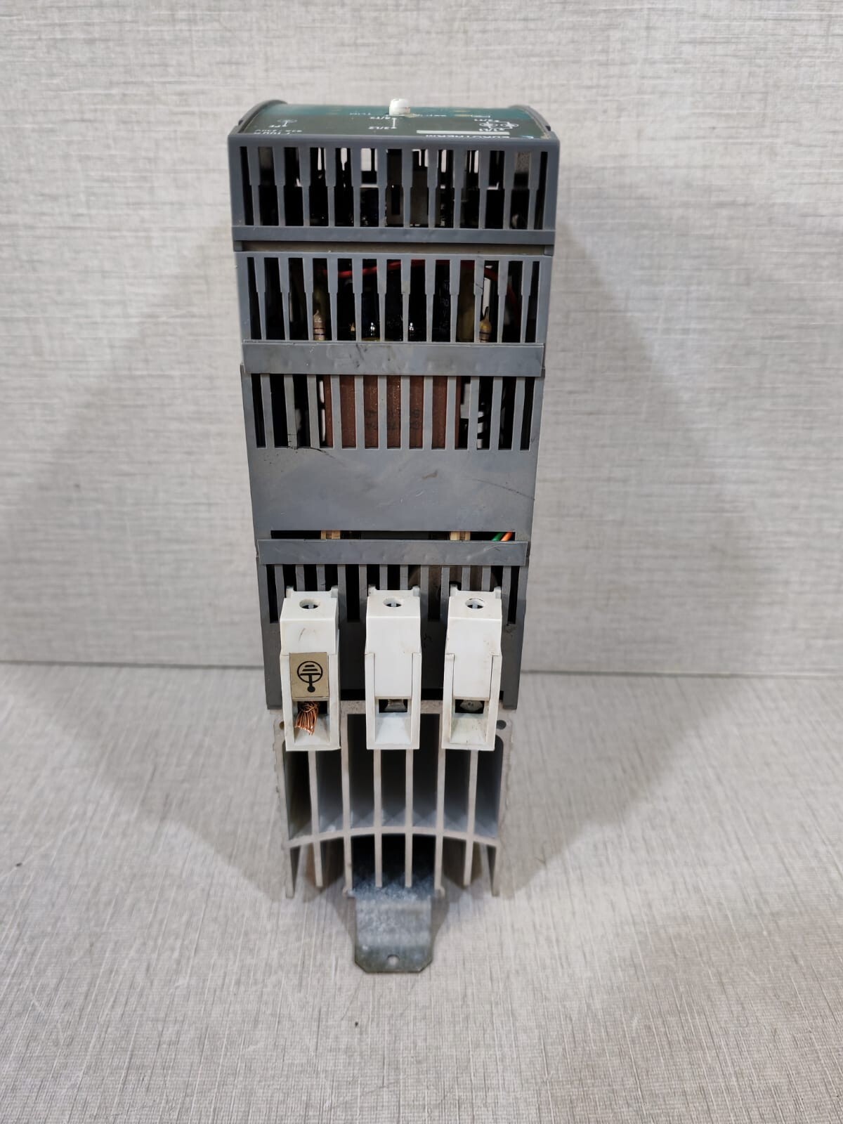 EUROTHERM 7100A 63A 230V EUROTHERM 7100A ADVANCED CONTROLLER POWER THYRISTOR 63A/230V 7