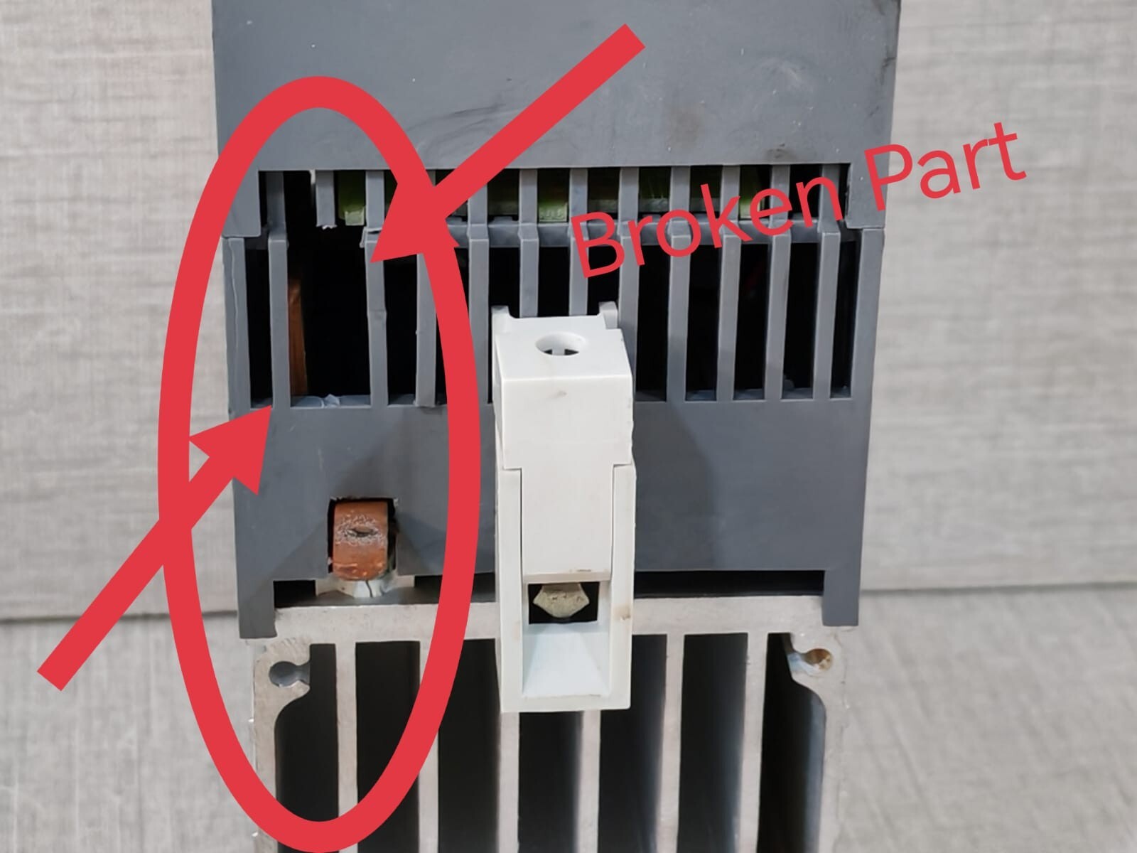 EUROTHERM 7100A 63A 230V EUROTHERM 7100A ADVANCED CONTROLLER POWER THYRISTOR 63A/230V 9
