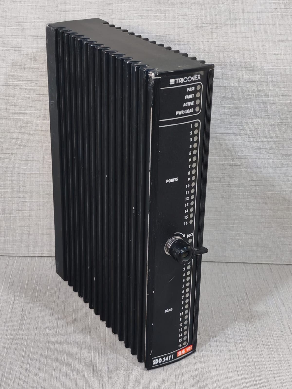 Triconex SDO-3411 TRICONEX SDO 3411 OUTPUT MODULE 24 VDC 6