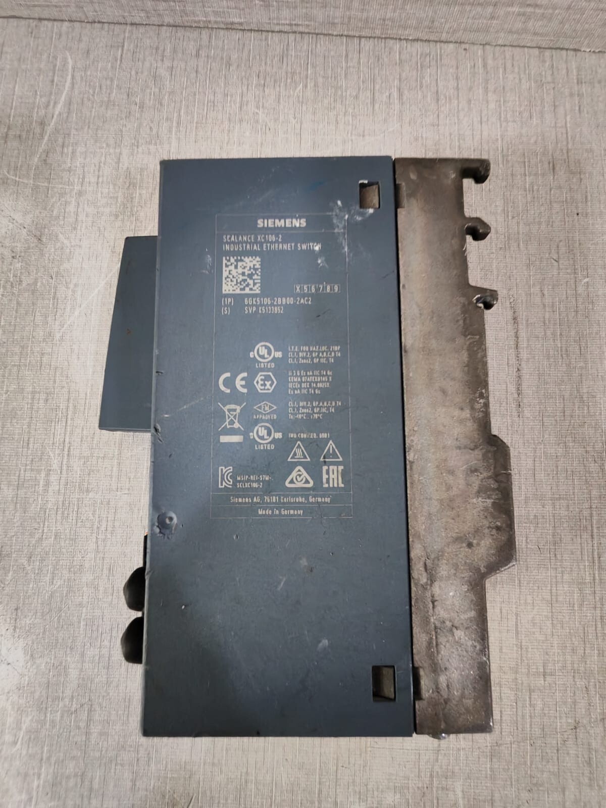 Siemens 6GK5106-2BB00-2AC2 Siemens 6GK5106-2BB00-2AC2 SCALANCE XC106-2 Ethernet Switch 2