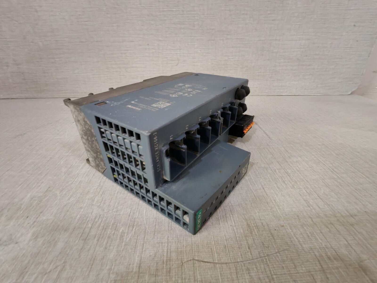 Siemens 6GK5106-2BB00-2AC2 Siemens 6GK5106-2BB00-2AC2 SCALANCE XC106-2 Ethernet Switch 5