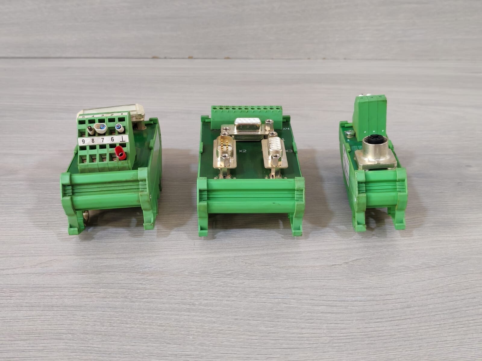 Phoenix Contact CONTACT2760623 Phoenix Contact 2760623 + 2295949 + 2903610 PLC Module 4