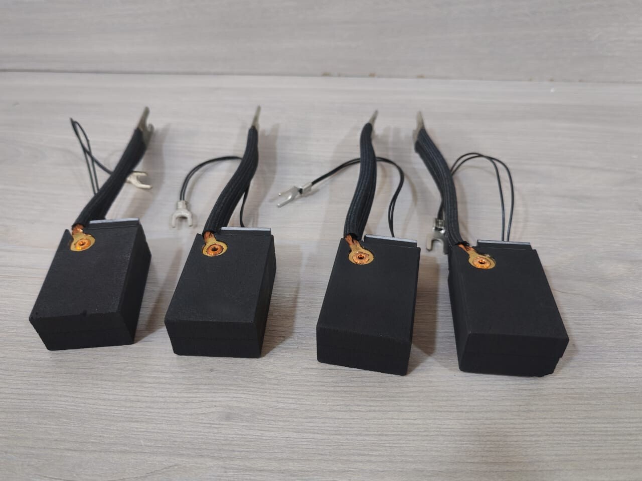 UNKNOWN TD-602 TD 602 / TD602 Carbon Brush - LOT 4 PCS 6
