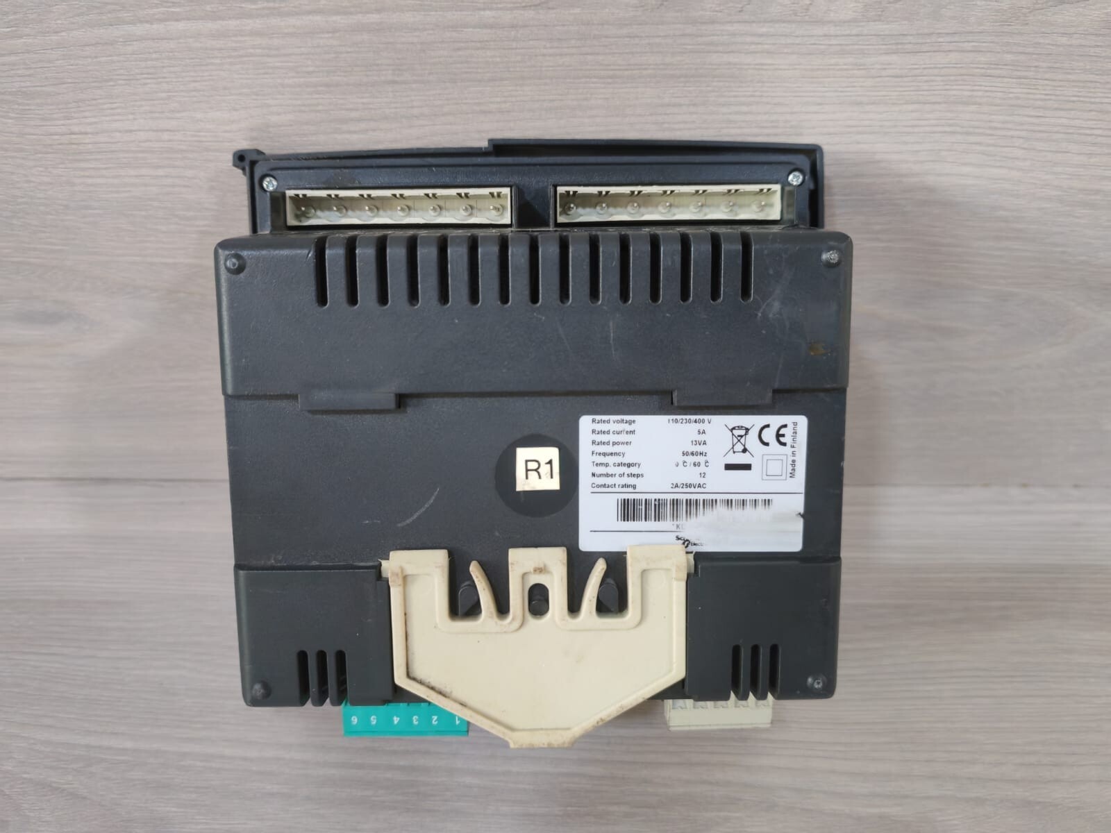 Schneider Electric NR12 MERLIN GERIN NR12 VARLOGIC CONTROLLER 110/230/400V 5