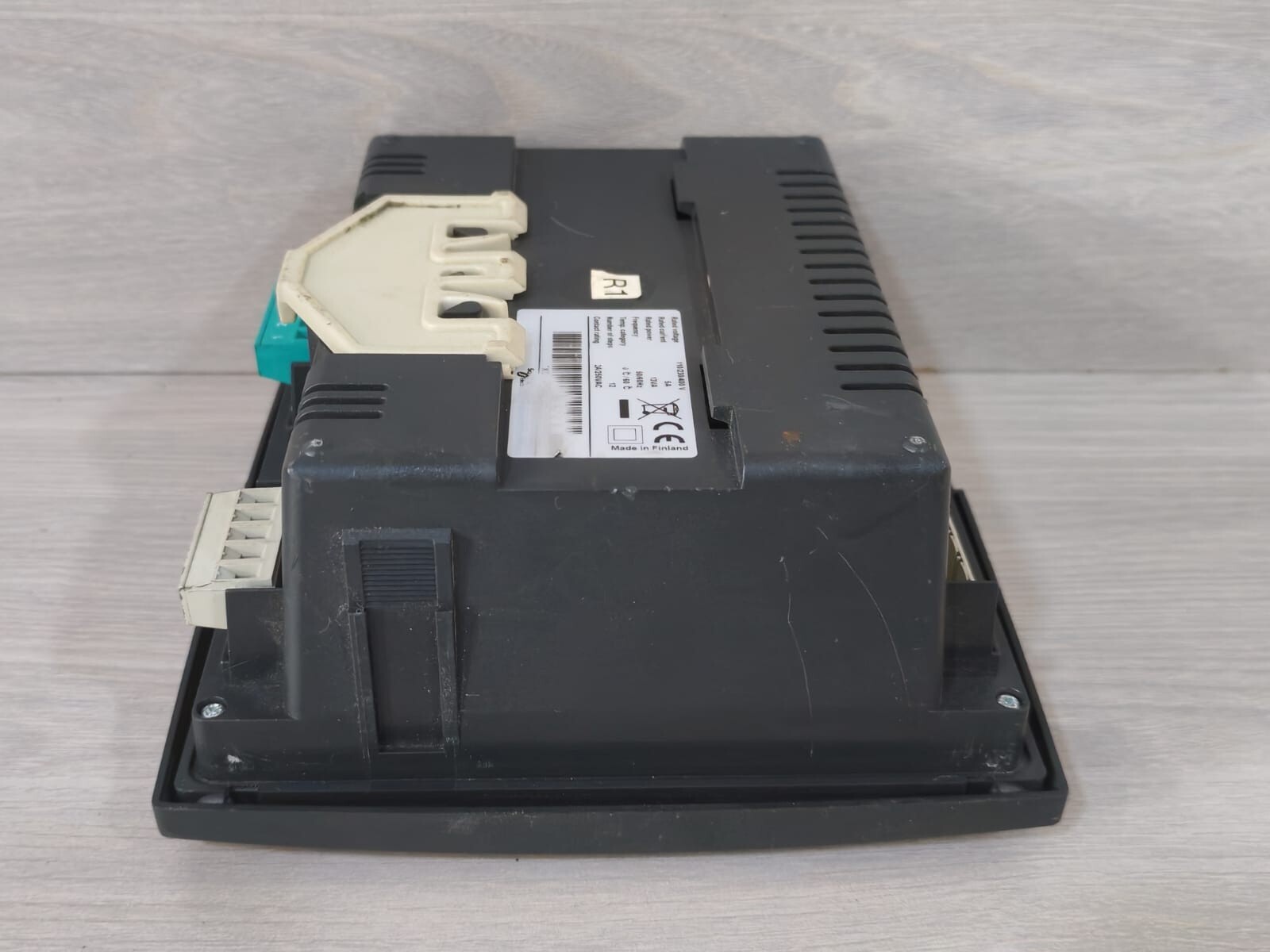 Schneider Electric NR12 MERLIN GERIN NR12 VARLOGIC CONTROLLER 110/230/400V 7