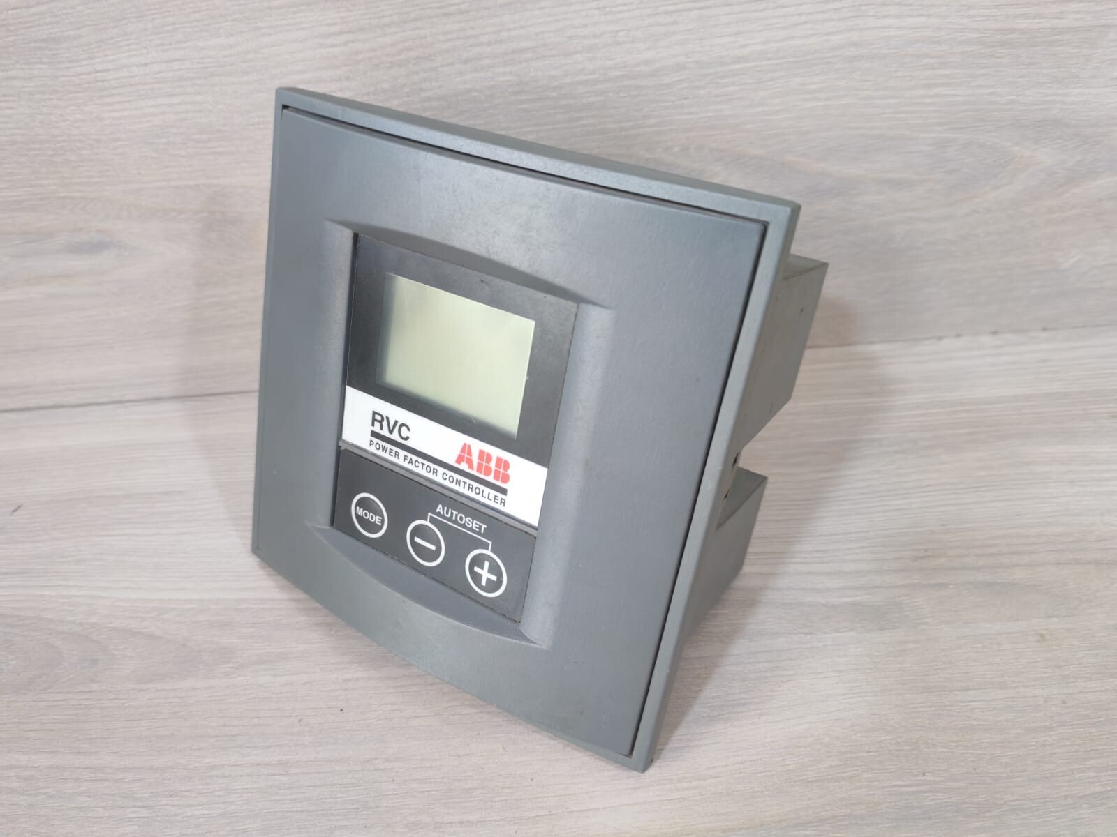 ABB RVC12-5A ABB RVC12-5A POWER FACTOR CONTROLLER PTHV_20.050.83726 4