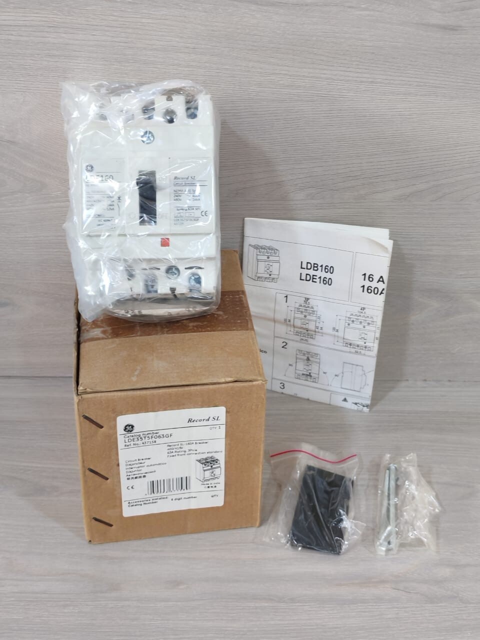 GE LDE160 Record SL LDE35T5F063GF Circuit Breaker