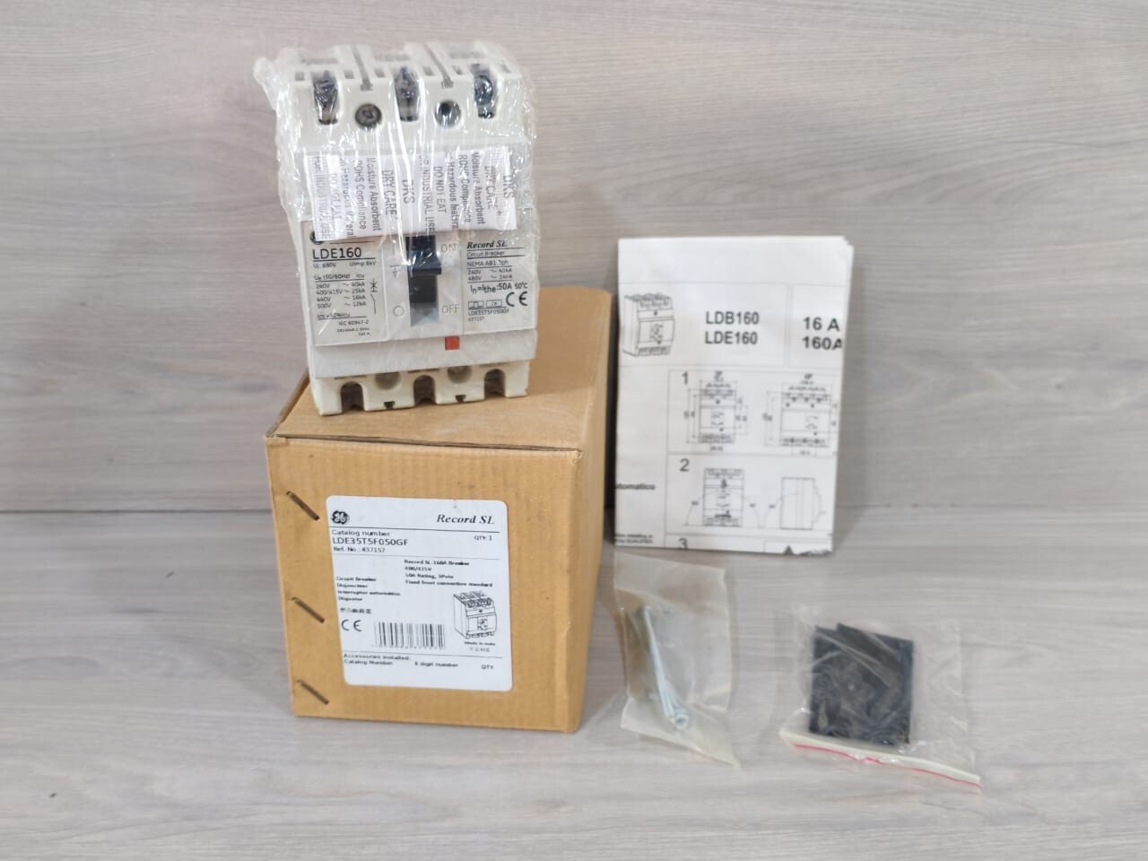 GE LDE160 Record SL LDE35T5F050GF Circuit Breaker