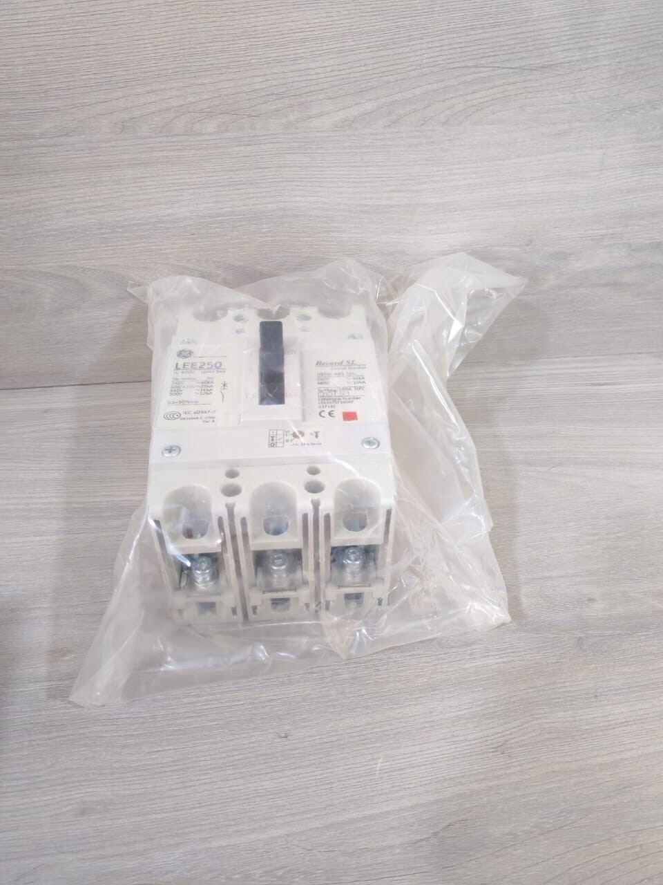 GE LEE35T5F160KF GE LEE250 Record SL LEE35T5F160KF Circuit Breaker 6