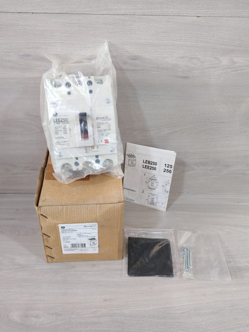 GE LEE250 Record SL LEE35T5F160KF Circuit Breaker