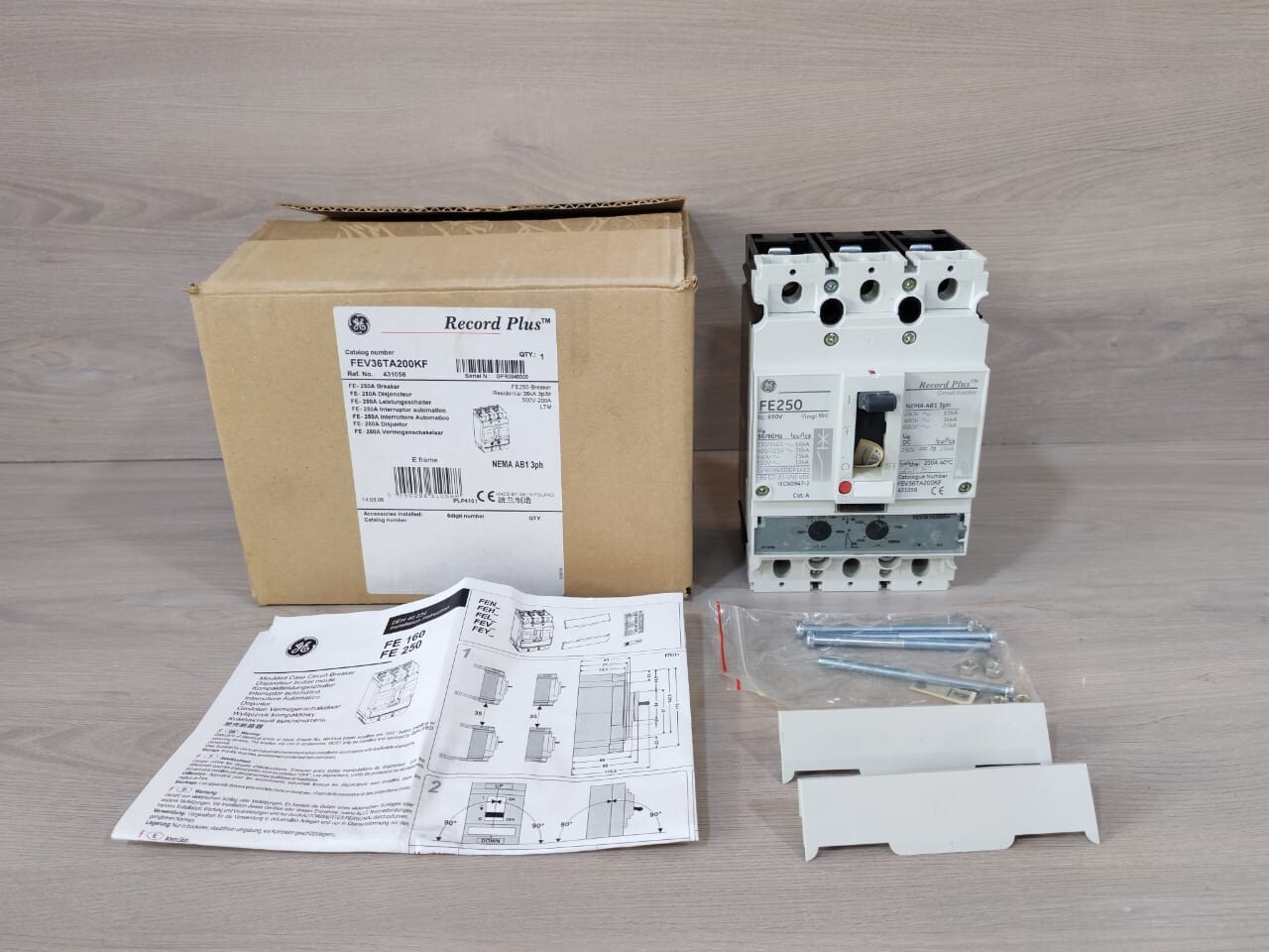 GENERAL ELECTRIC FE250 RECORD PLUS CIRCUIT BREAKER FEV36TA200KF