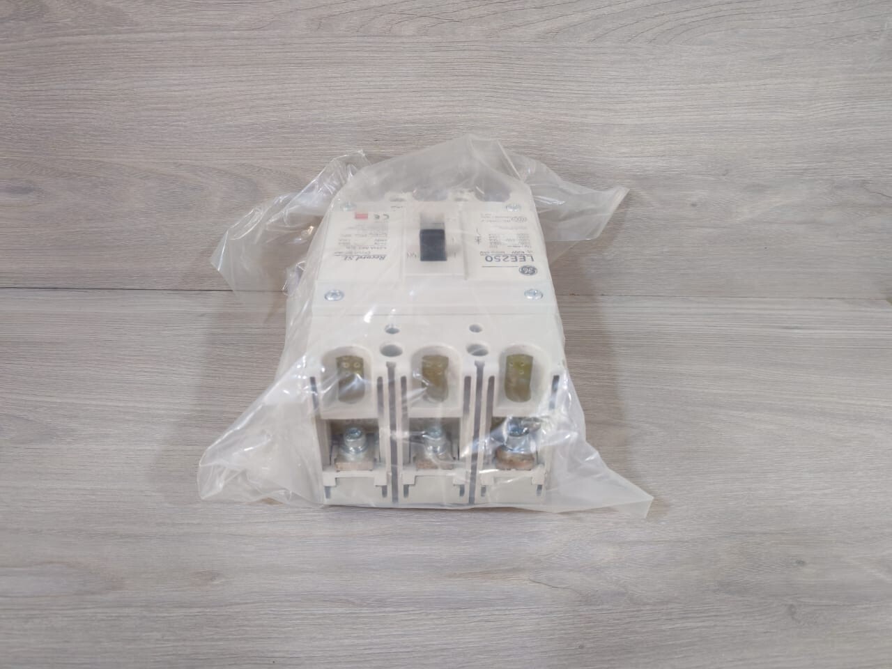 GE LEE35T5F250KF GE LEE250 Record SL LEE35T5F250KF Circuit Breaker 5