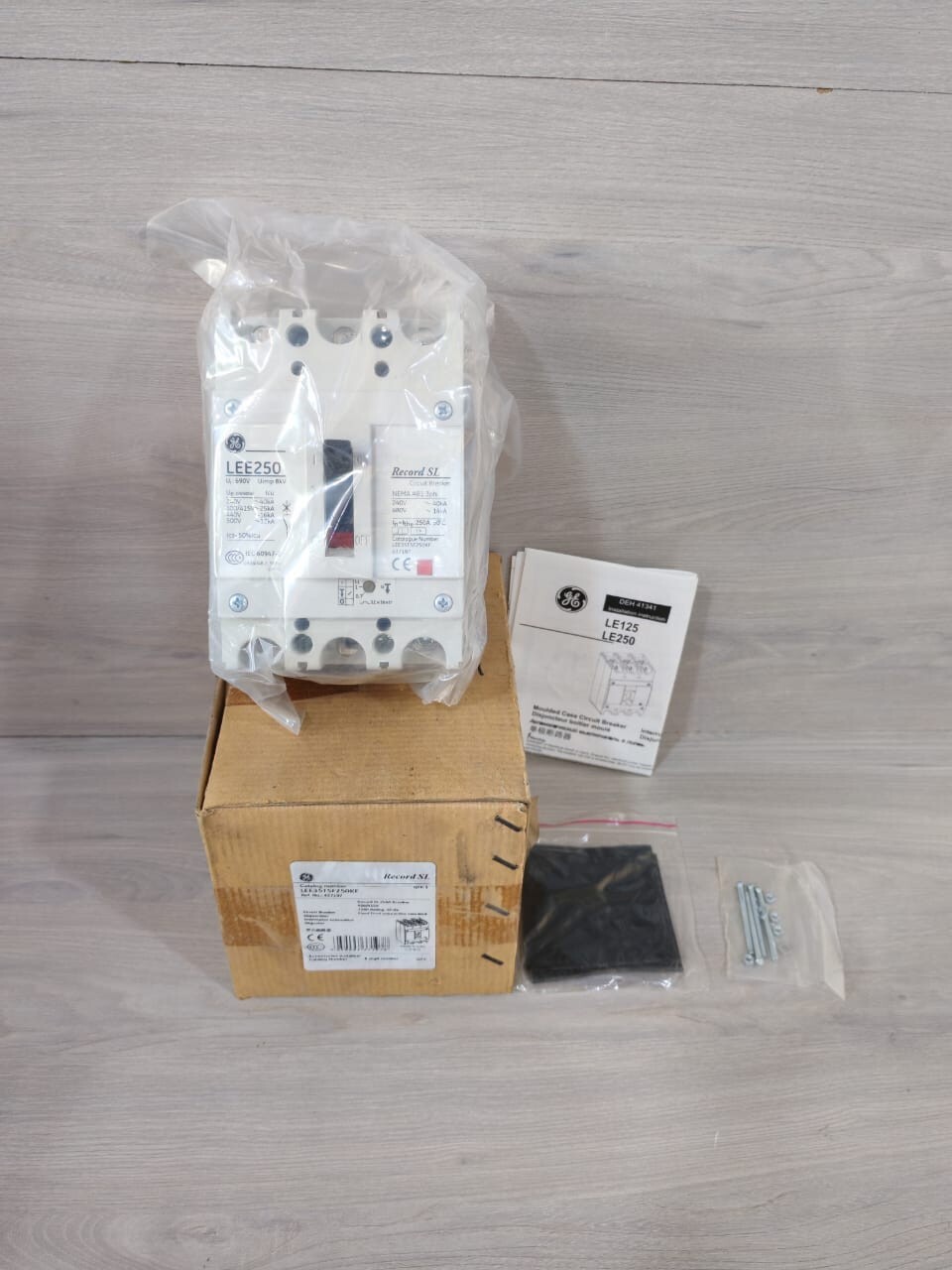 GE LEE250 Record SL LEE35T5F250KF Circuit Breaker