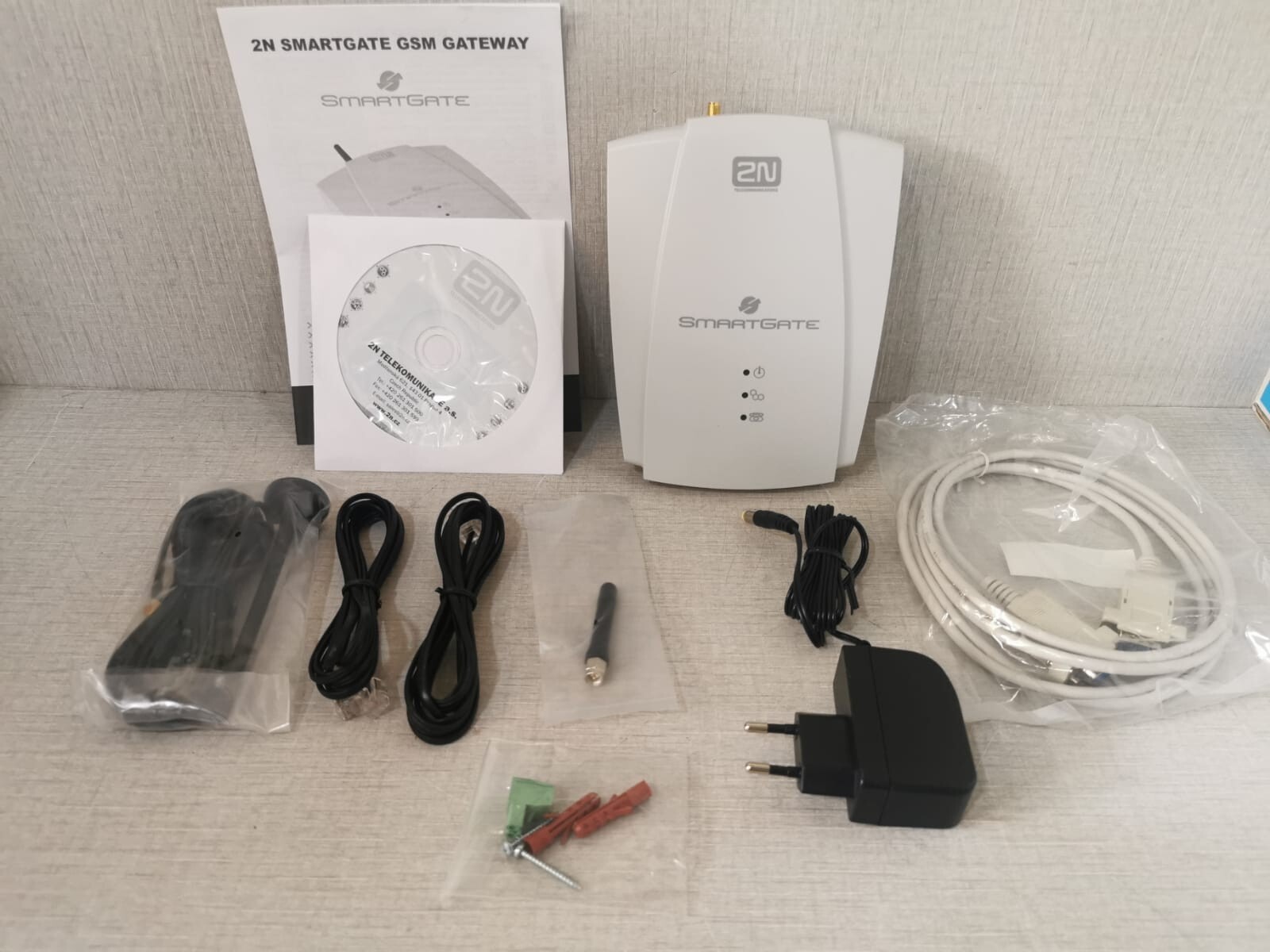 501403E 2N SmartGate Analog GSM Gateway with DialThru and Mobility Extension