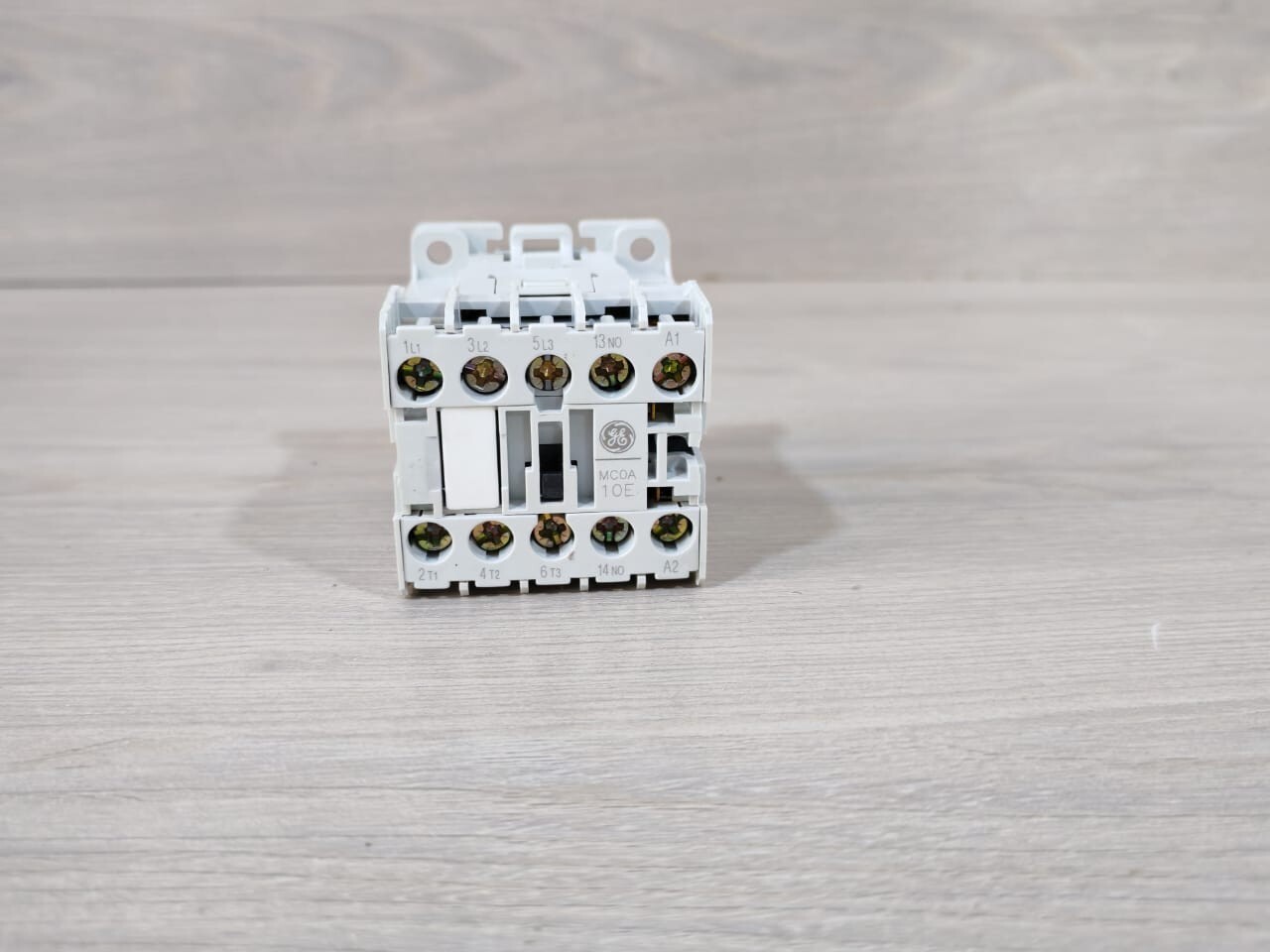 GE MC0A310AT6 General Electric MC0A310AT6 Contactor 102442 4