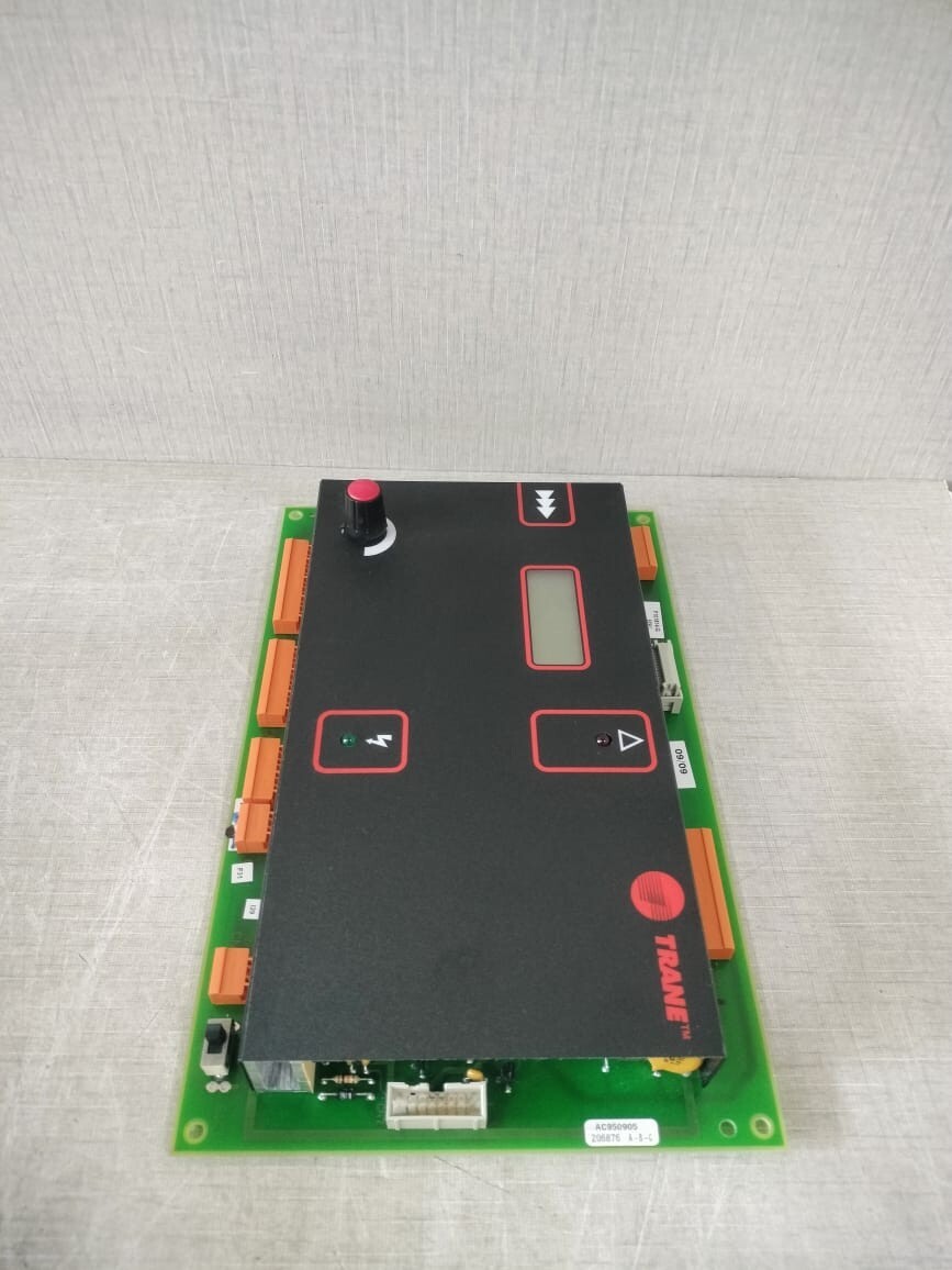 Trane X137401200 01 TRANE X137401200 01 A1 / MOD0013E / P101815- 1 C MICROCHILLER MODULES 4
