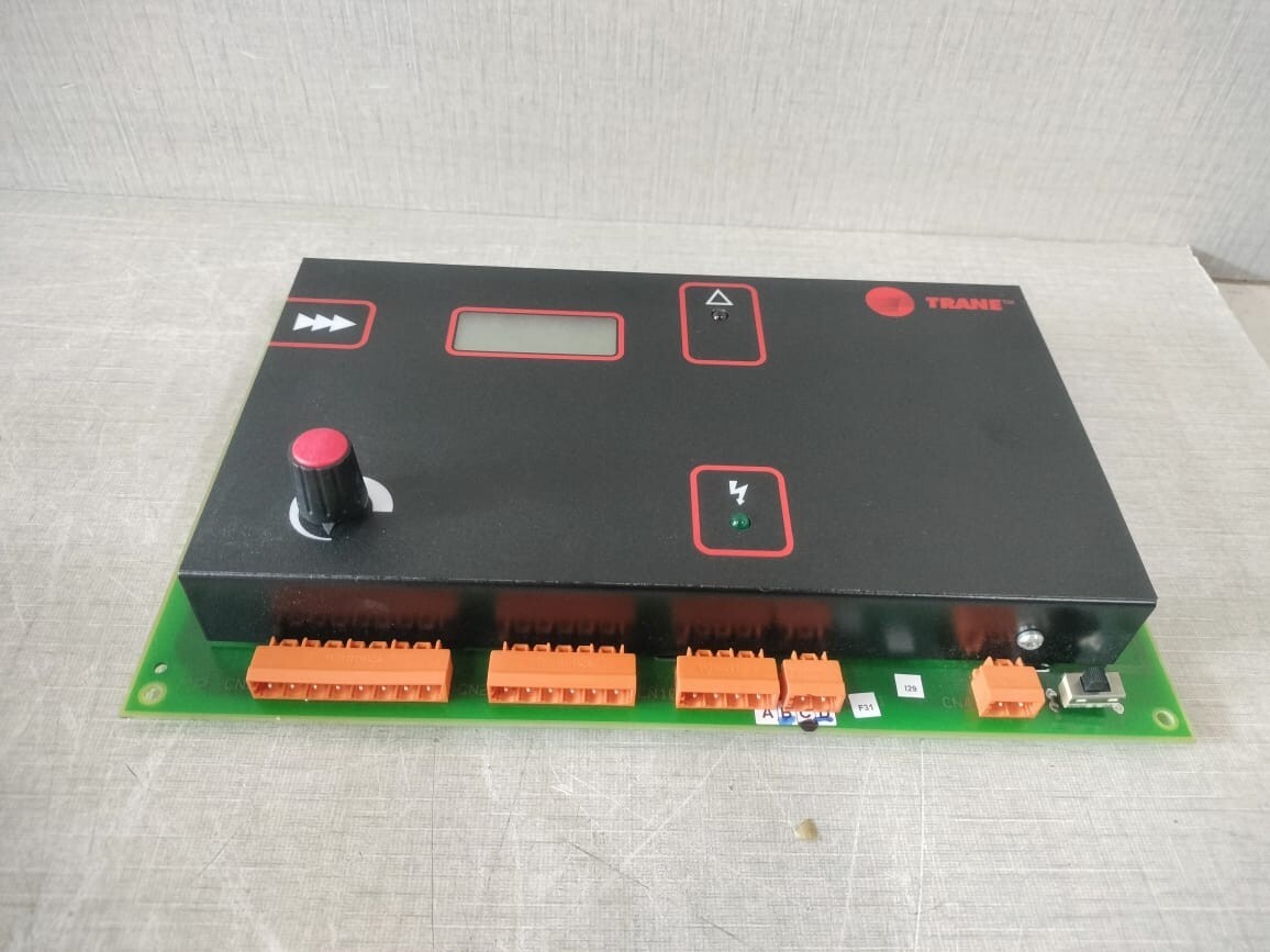 Trane X137401200 01 TRANE X137401200 01 A1 / MOD0013E / P101815- 1 C MICROCHILLER MODULES 5