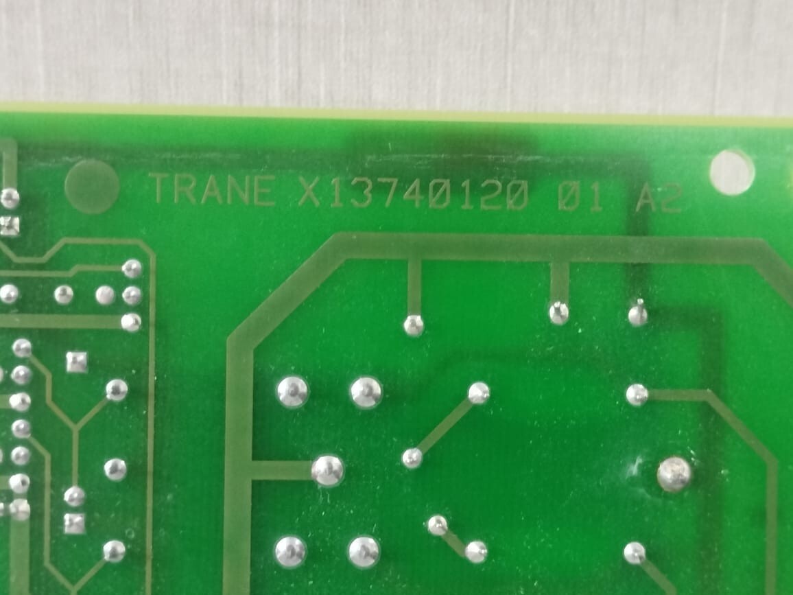 Trane X137401200 01 TRANE X137401200 01 A1 / MOD0013E / P101815- 1 C MICROCHILLER MODULES 6