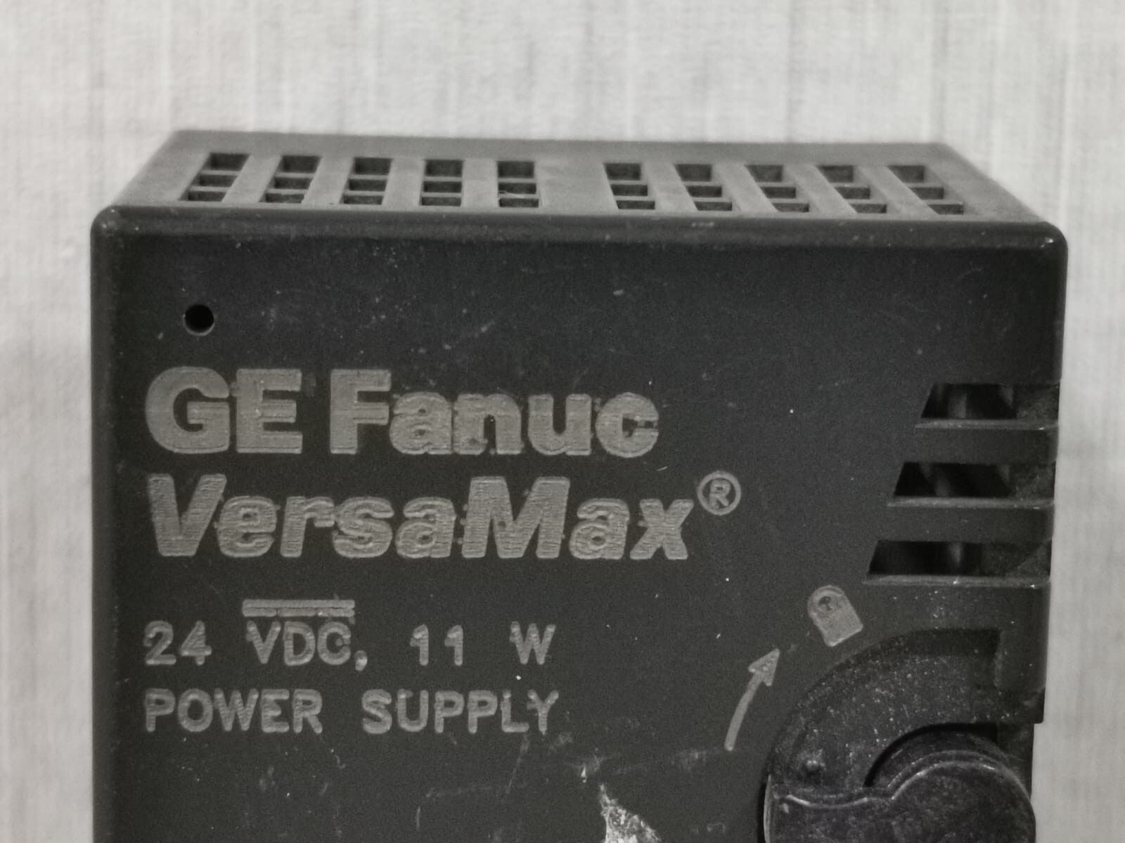 GE Fanuc IC200PWR001D GE Fanuc VersaMax IC200PWR001D POWER SUPPLY 2