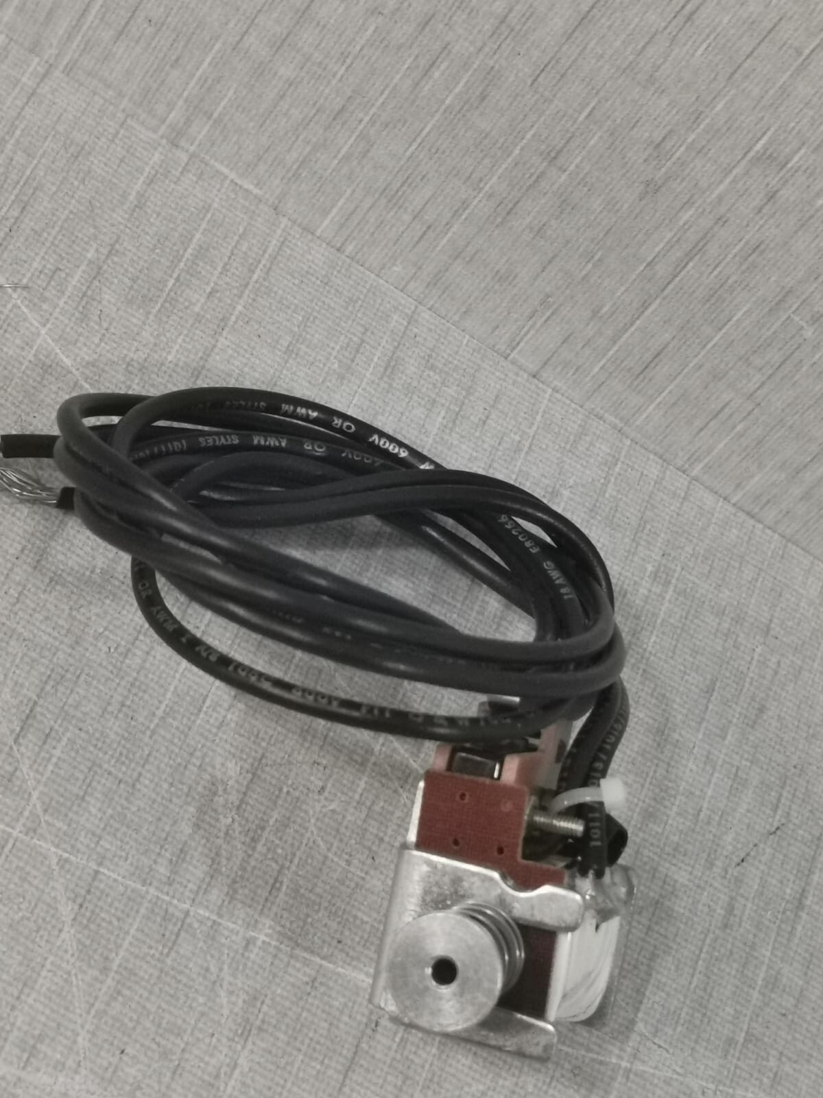 Eaton 1373D62G02 Cutler Hammer 1373D62G02 - Circuit Breaker Shunt Trips 3