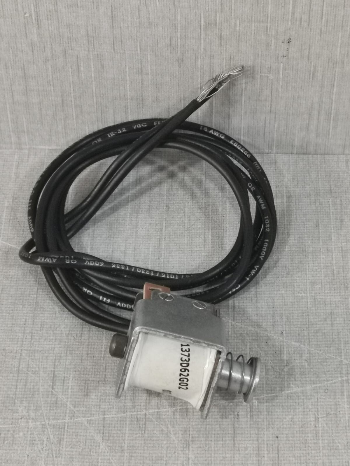 Cutler Hammer 1373D62G02 - Circuit Breaker Shunt Trips