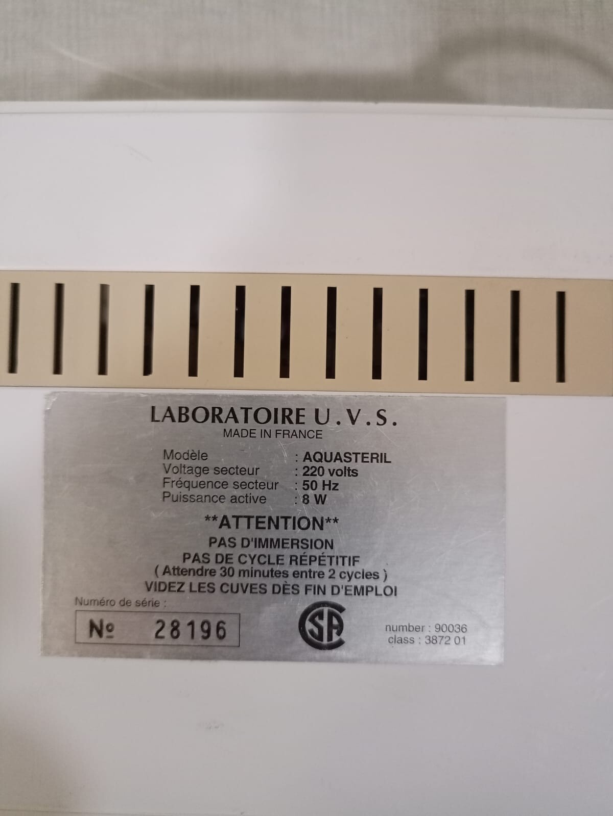 LABORATOIRE U.V.S U.V.S LABORATOIRE U.V.S. AQUASTERIL 220 volts / 50 Hz / 8 w 5
