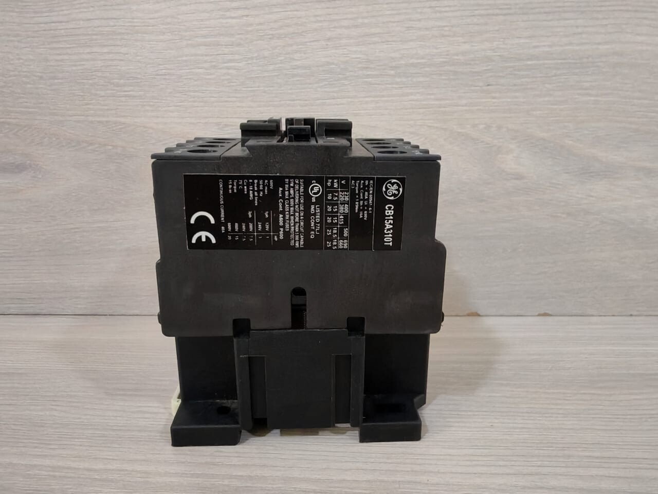 GE CB1510/CB15A310T GENERAL ELECTRIC CB1510/CB15A310T 3-PHASE CONTACTOR 4