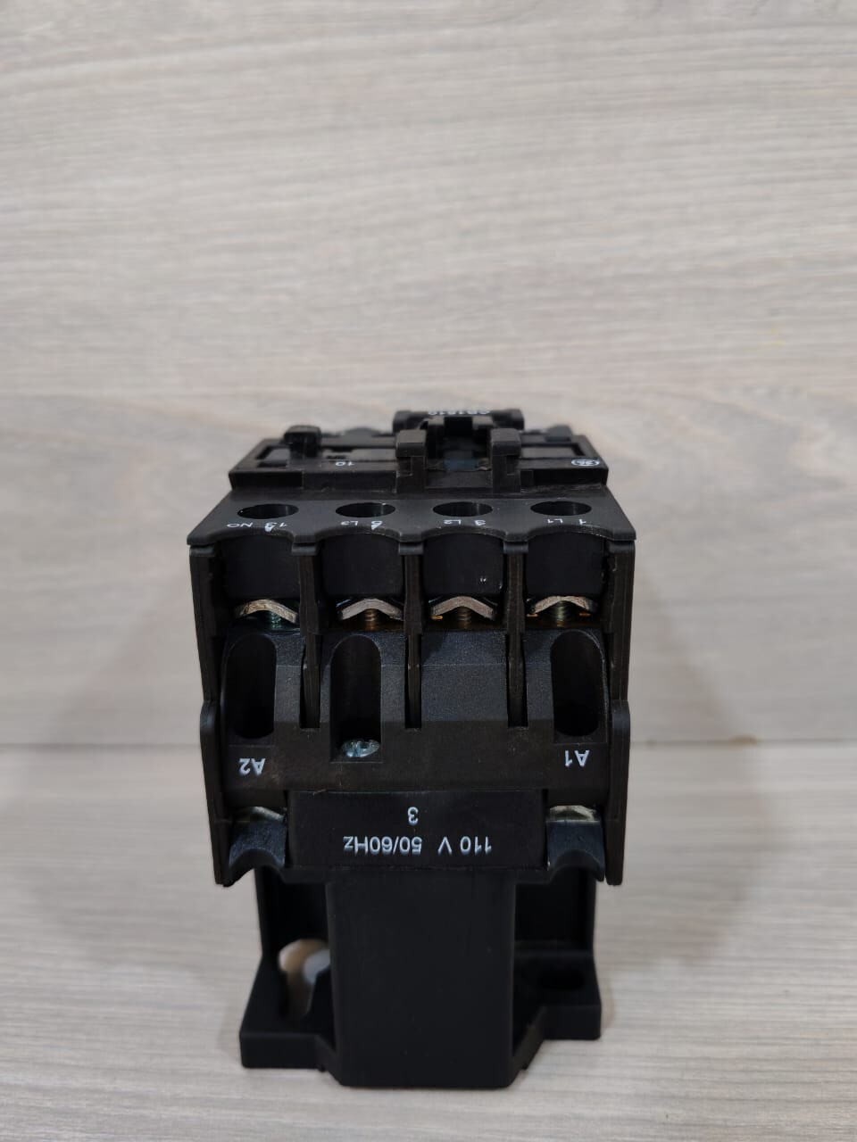 GE CB1510/CB15A310T GENERAL ELECTRIC CB1510/CB15A310T 3-PHASE CONTACTOR 7