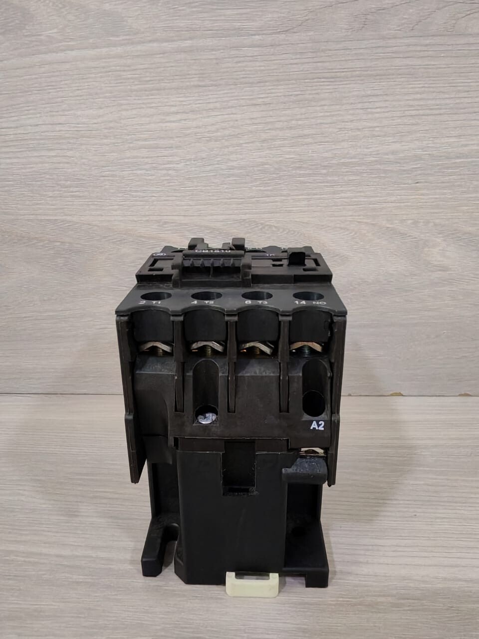 GE CB1510/CB15A310T GENERAL ELECTRIC CB1510/CB15A310T 3-PHASE CONTACTOR 8