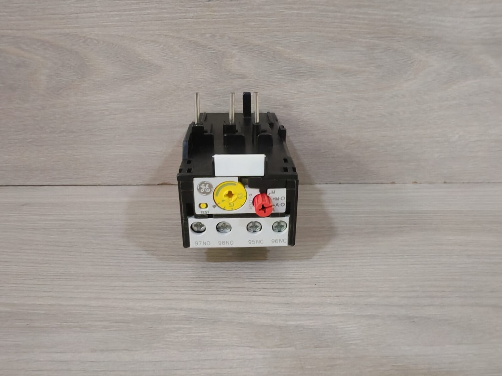 GE AUTO/MANUAL GE RT1L 113708 AUTO/MANUAL 4.0-6.3 A Overload Relay 3