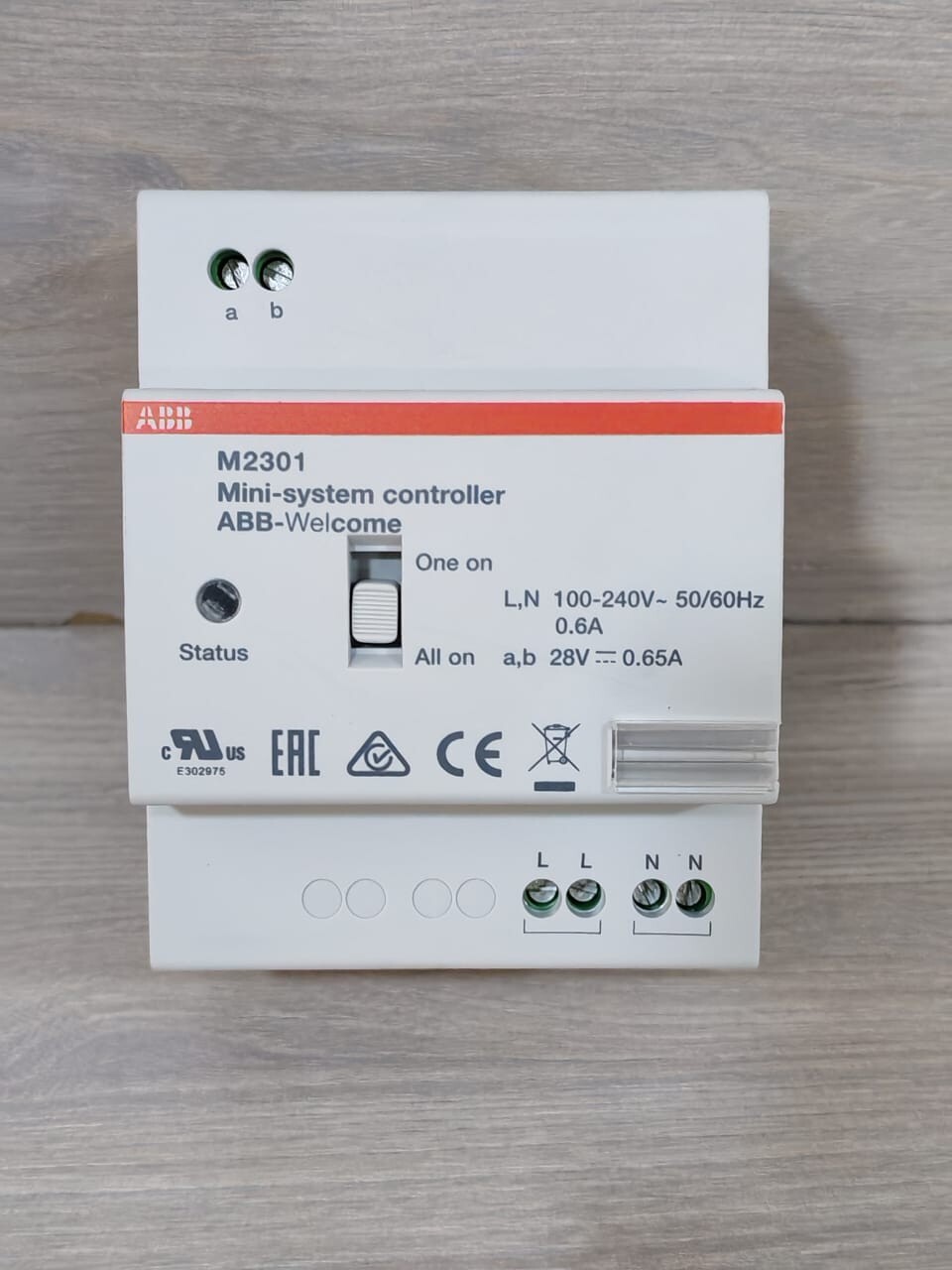 ABB M2301 ABB M2301 Mini-System Controller ABB-Welcome 2TMA070080W0012 100-240V 2