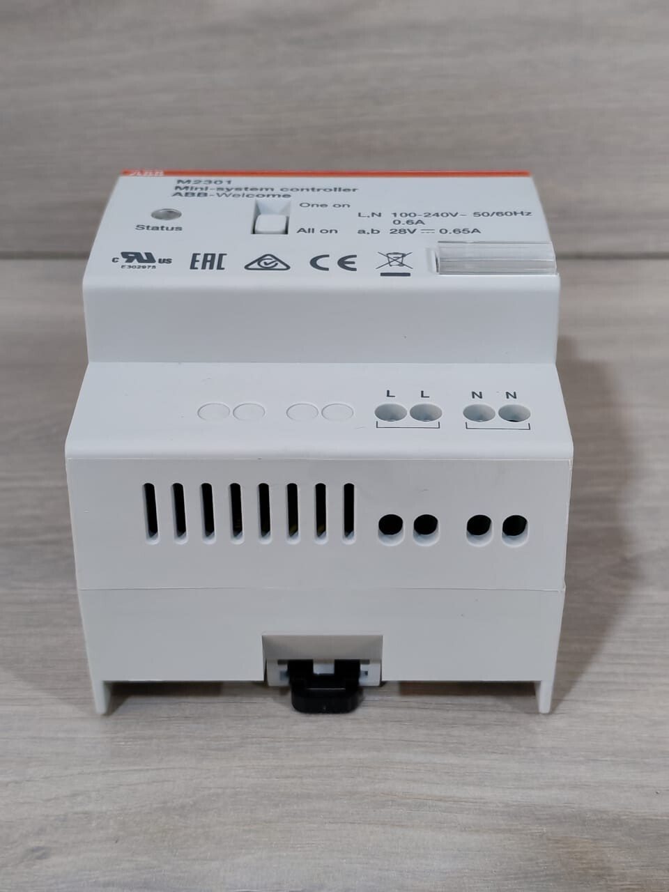 ABB M2301 ABB M2301 Mini-System Controller ABB-Welcome 2TMA070080W0012 100-240V 6
